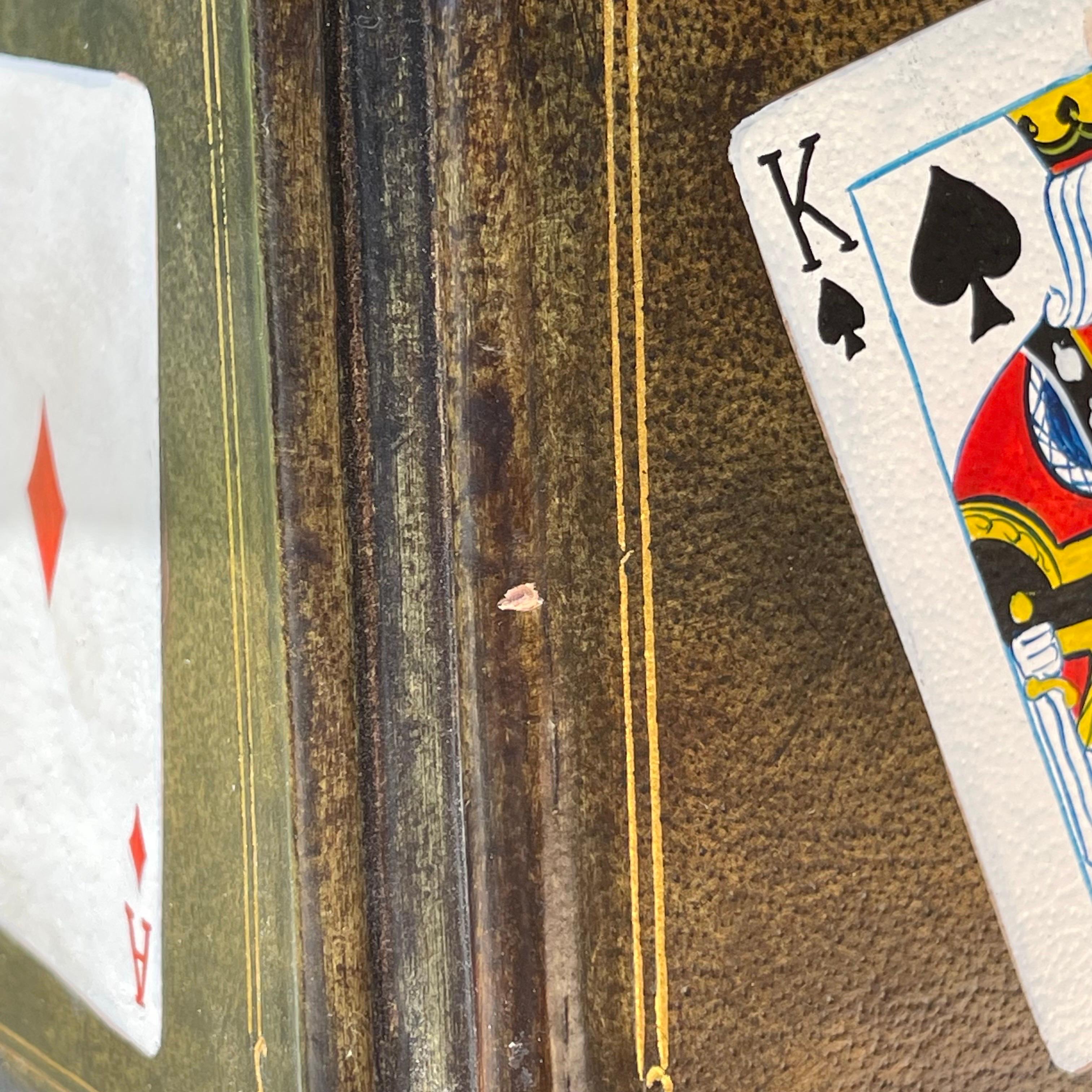 Laiton Boîte en cuir Maitland Smith peinte à la main sur le thème du poker avec accents en laiton en vente