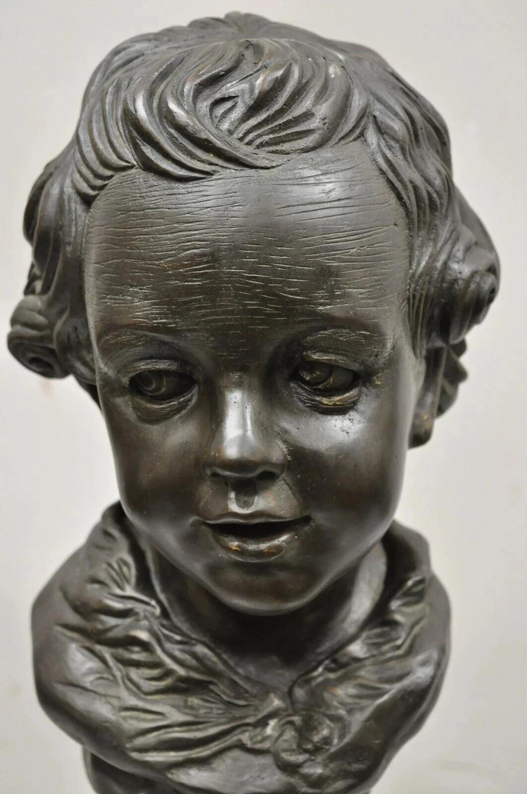 Scultura di bronzo con testa di ragazzo su base di marmo di Maitland Smith, stile vittoriano, 19