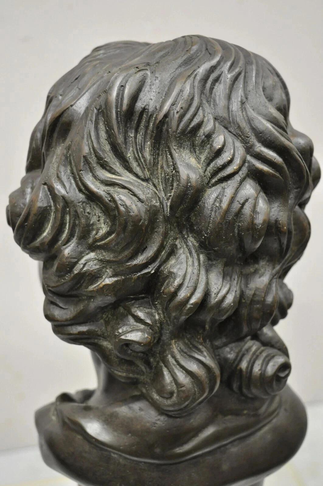 Bronzo Scultura di bronzo con testa di ragazzo su base di marmo di Maitland Smith, stile vittoriano, 19