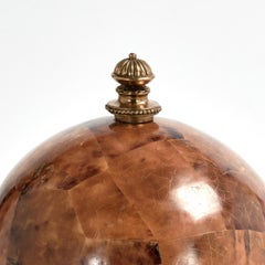 Maitland Smith Boîte ou Caddy Vintage en écaille de tortue et nacre avec couvercle