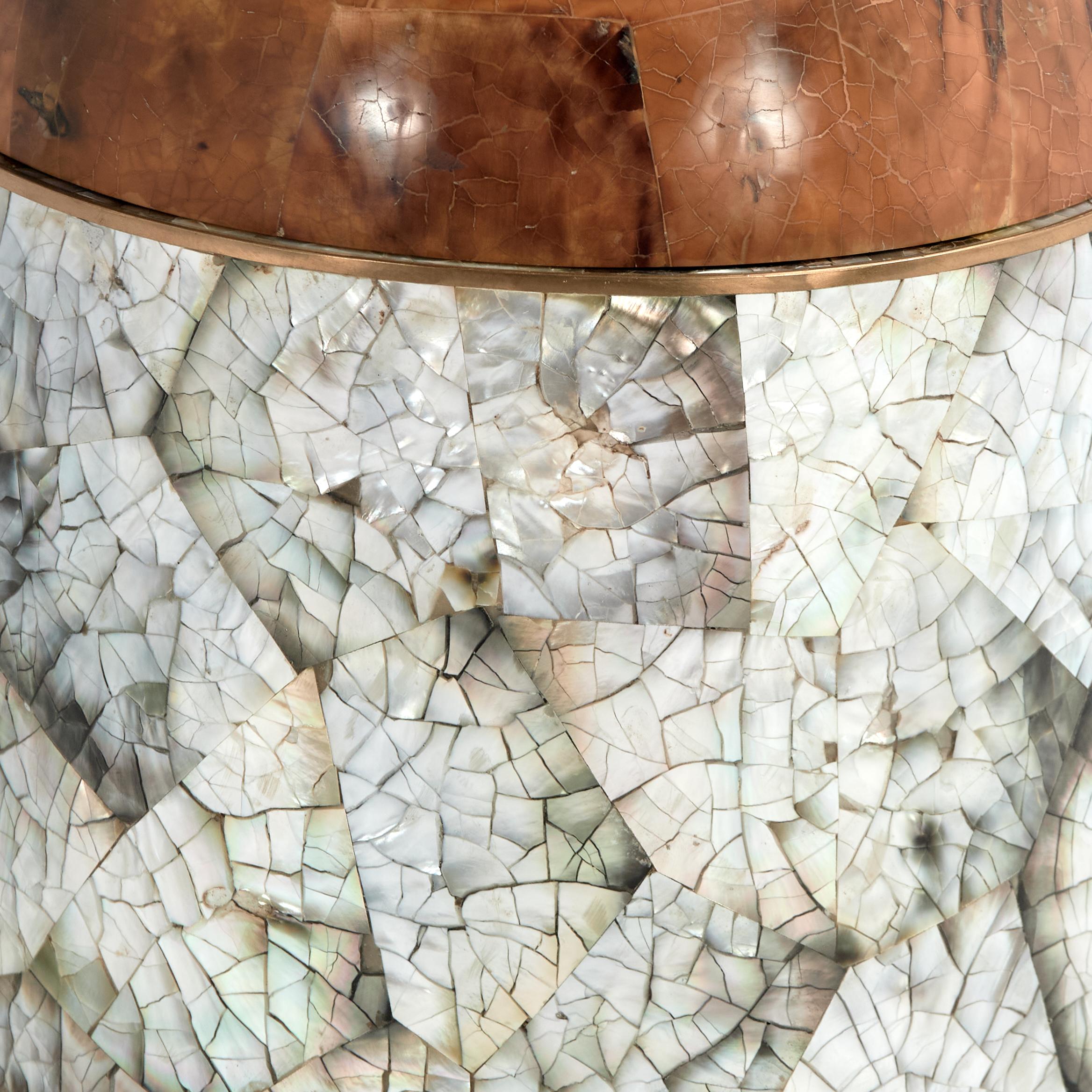 Mid-Century Modern Maitland Smith Vintage Tortoise Shell and Mother of Pearl lidded Box or Caddy For Sale