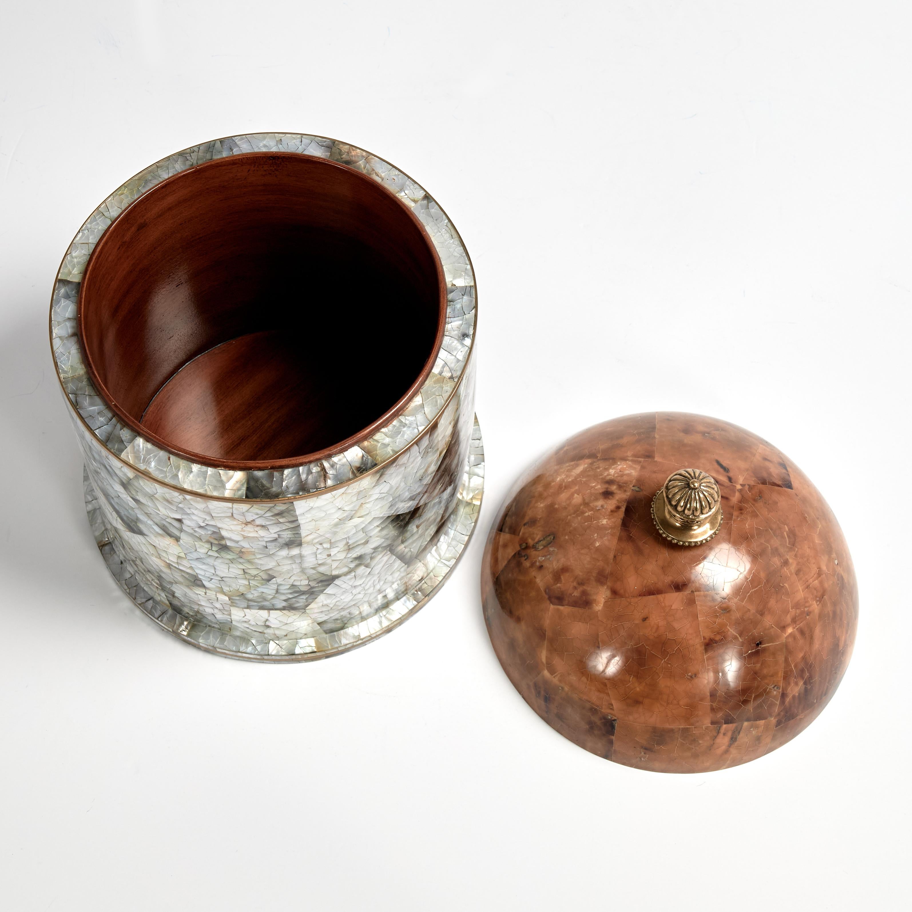 Maitland Smith Vintage Tortoise Shell and Mother of Pearl lidded Box or Caddy In Good Condition For Sale In Palm Beach, FL
