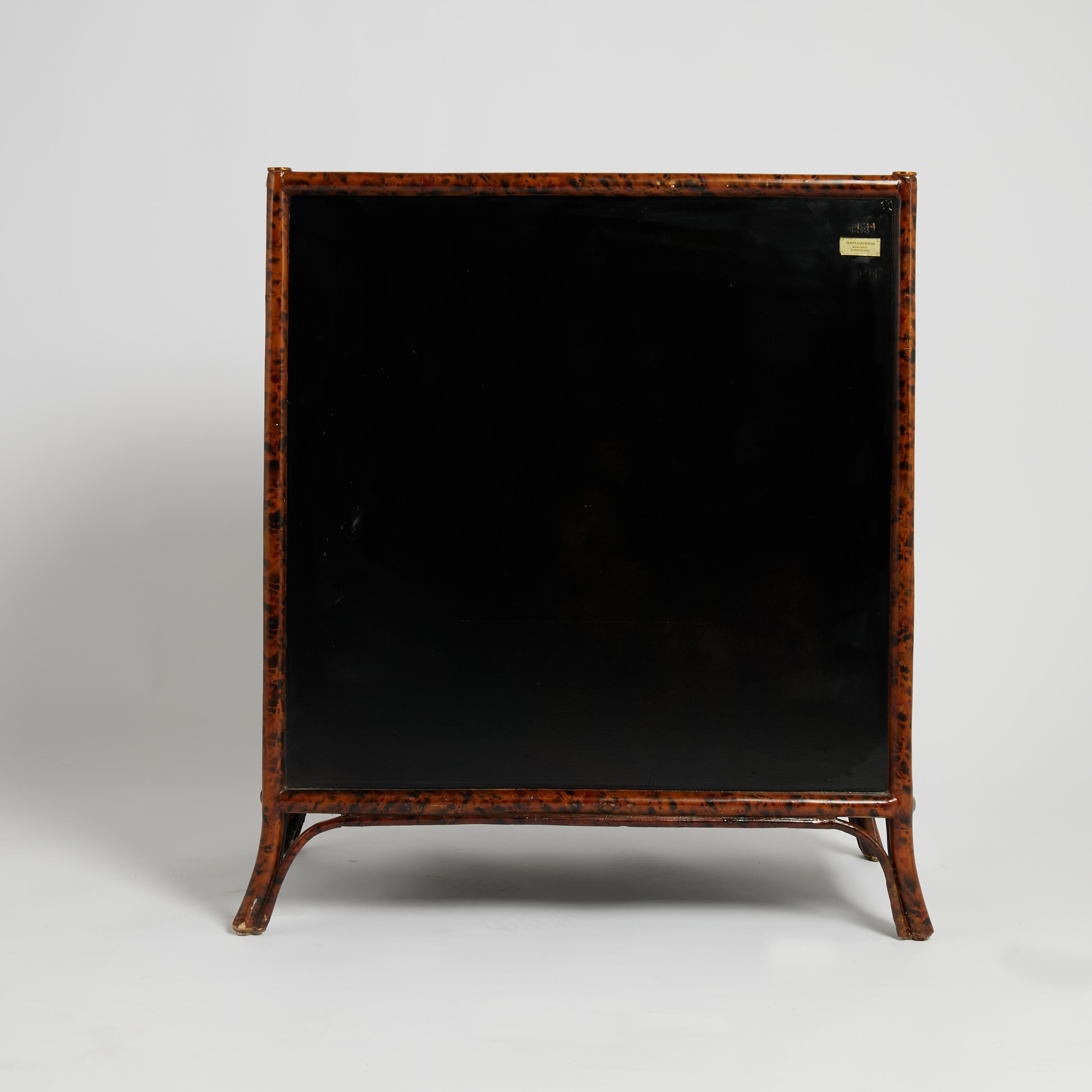 Maitland-Smith Vintage-Schrank mit zwei Türen aus Kunstbambus und Lack im Angebot 6