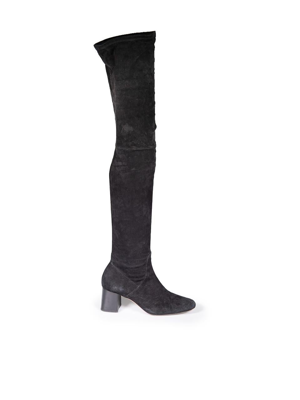 L'ÉTAT est très bon. L'usure des bottes est minime. Abrasion de toutes les zones inférieures, du talon et de la moitié supérieure des deux chaussures sur cet article de revente de créateur Maje d'occasion.
 

 Détails
 

 

 Noir
 

 Suède
 

