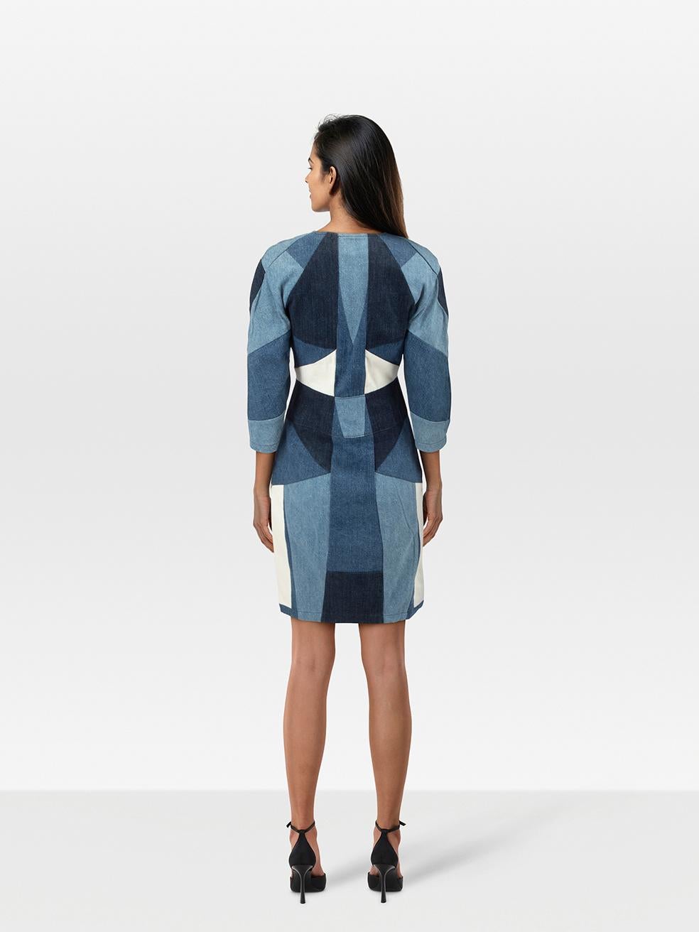 CONDITION is Very Good. Hardly any visible wear to the dress is evident on this used Maje designer resale item.
 
 Details
 
 
 Multicolour- Blue, white 
 
 Denim
 
 Dress
 
 Knee length
 
 V neck
 
 Mid length sleeves
 
 Front zip fastening
 
 
 
