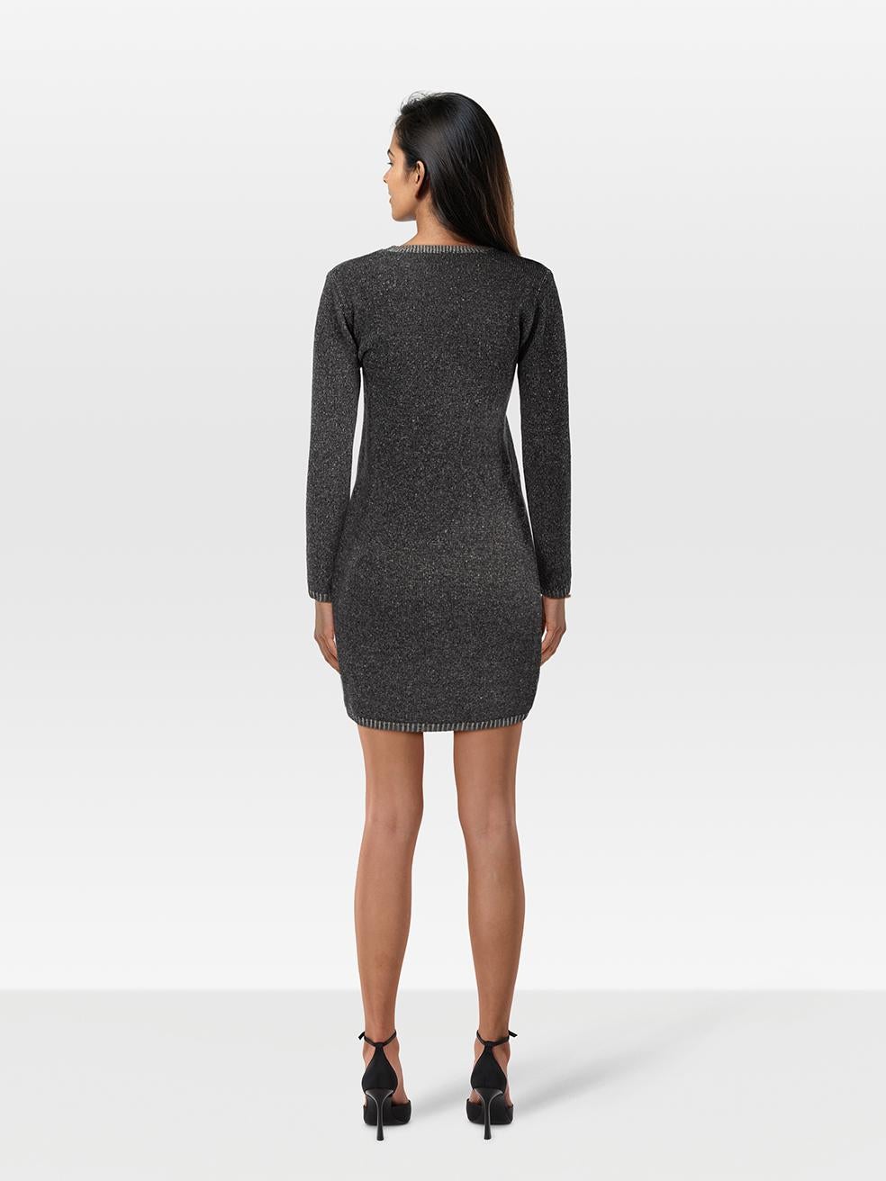 CONDITION ist sehr gut. Kaum sichtbare Abnutzungserscheinungen am Kleid sind bei diesem gebrauchten Maje Designer-Wiederverkaufsartikel zu erkennen.
 

 

 

 Einzelheiten
 

 

 Grau
 

 Wolle
 

 Strickkleid
 

 Lange Ärmel
 

 Rundhalsausschnitt
