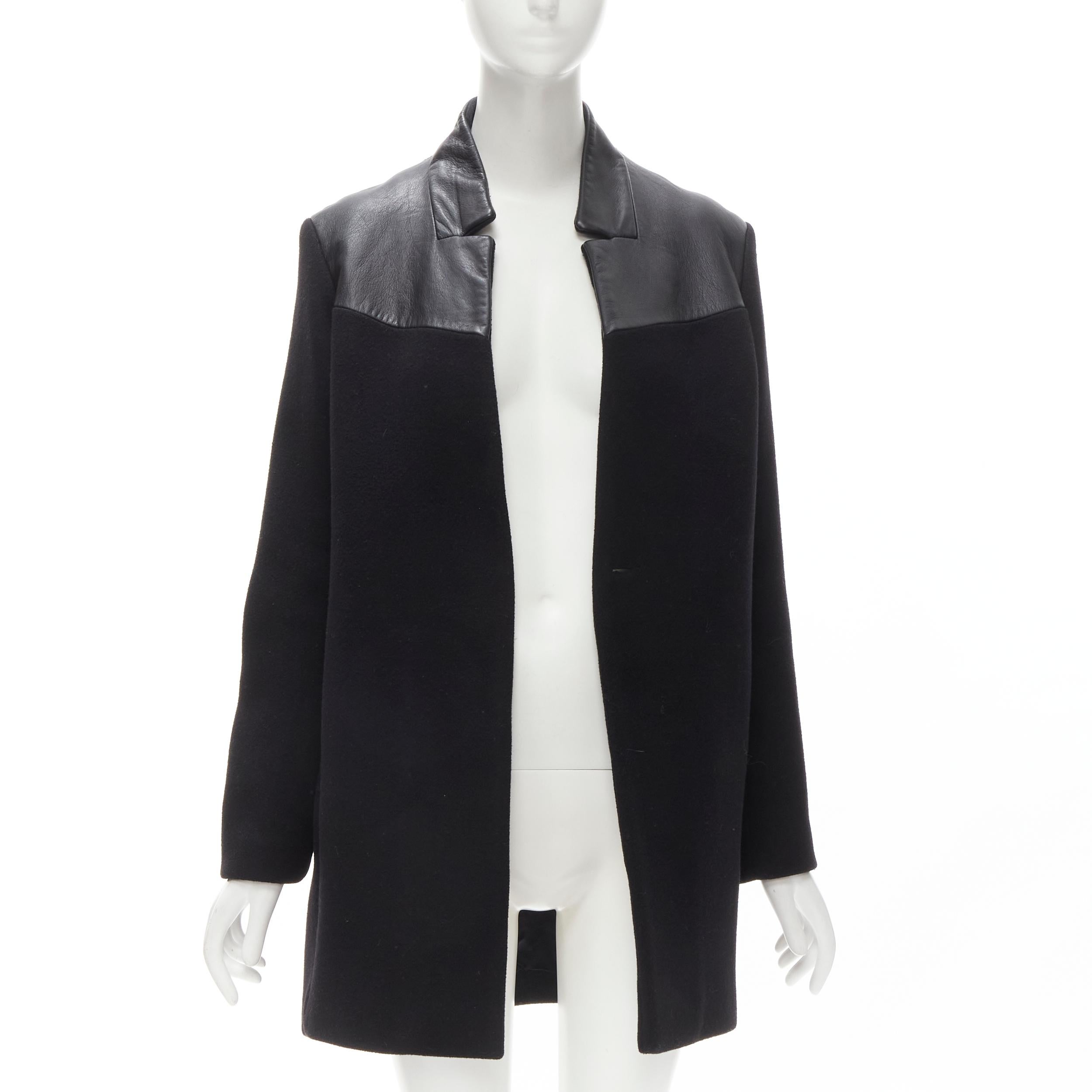 Noir MAJE Sirop - Manteau sans col en cuir de veau noir avec bordure en laine US2 S en vente