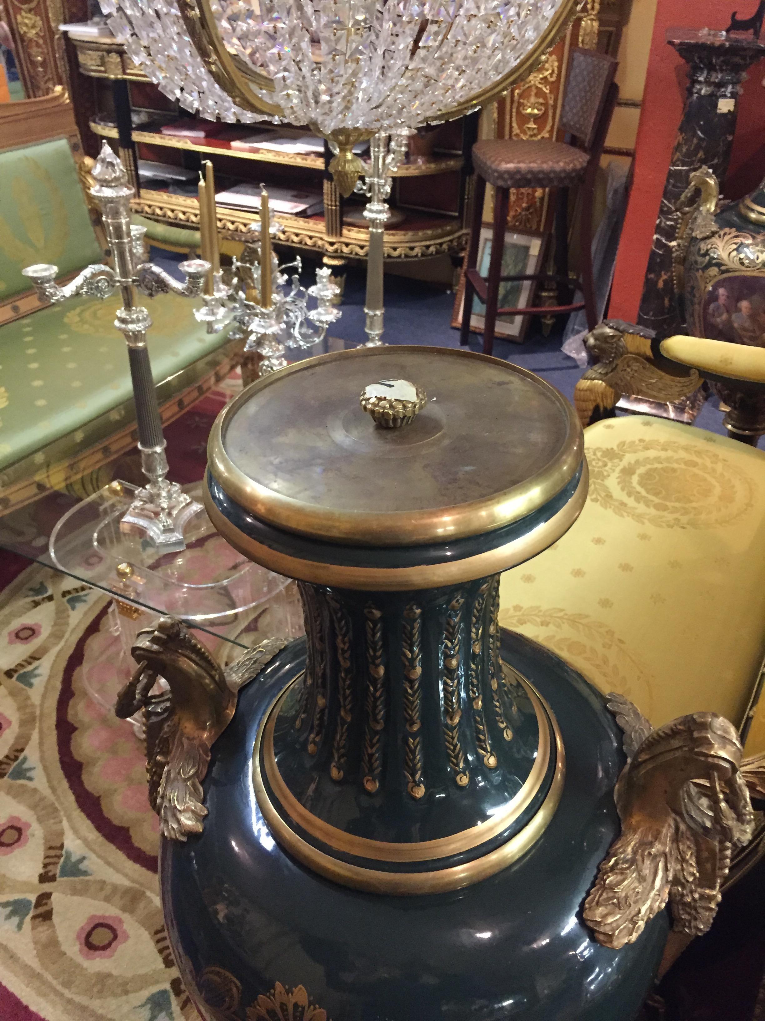 2 Vase majestueux de Sèvre de style antique du 18ème siècle, Paris en vente 8