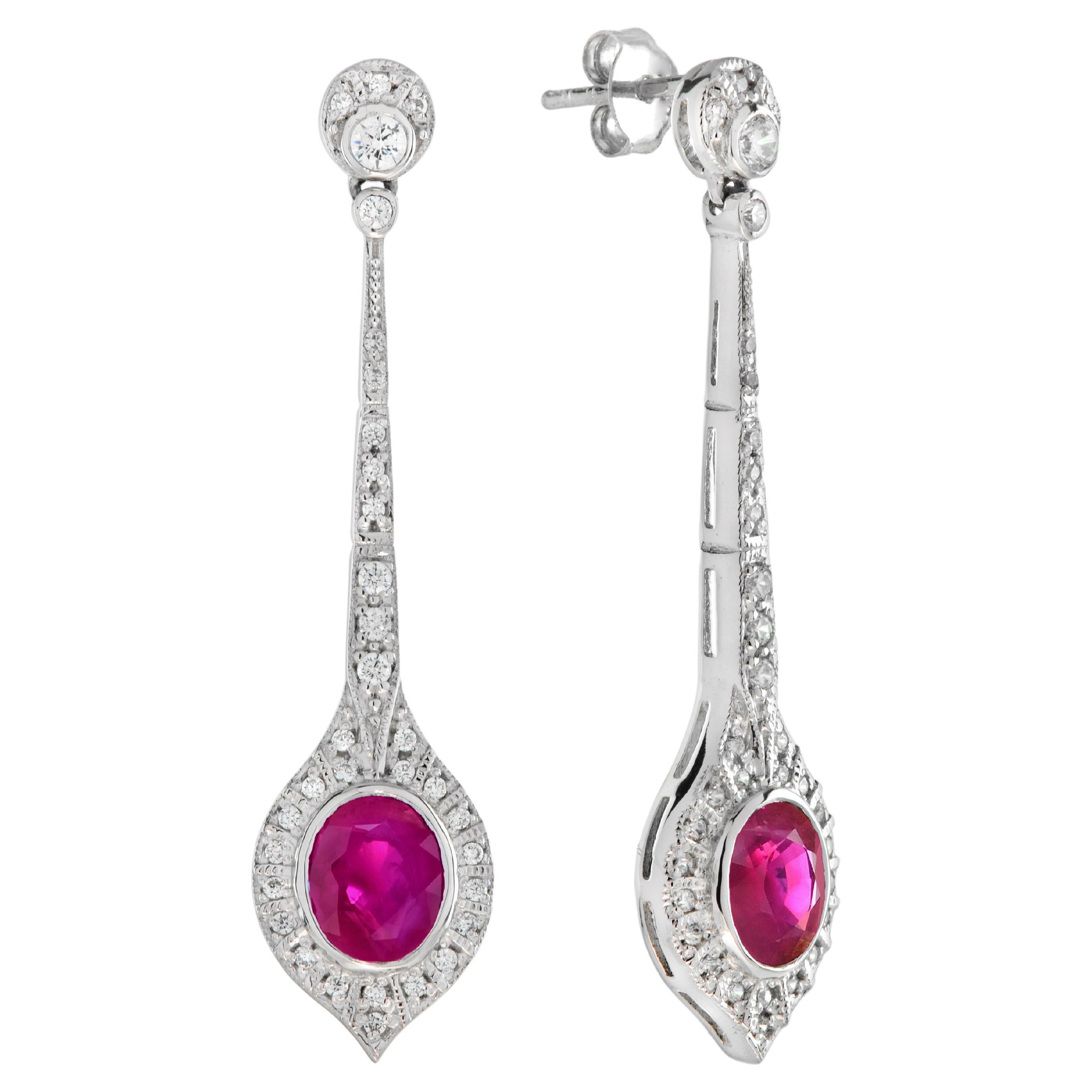 Boucles d'oreilles en goutte de style Art déco en or blanc 18 carats, rubis et diamants taille coussin