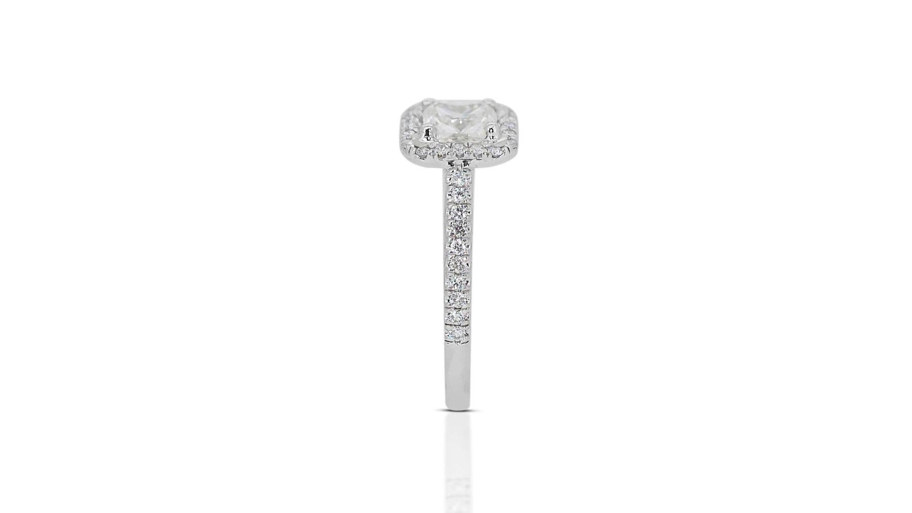 Majestic 1.71ct Diamond Halo Ring in 18k White Gold - GIA Certified In New Condition For Sale In רמת גן, IL