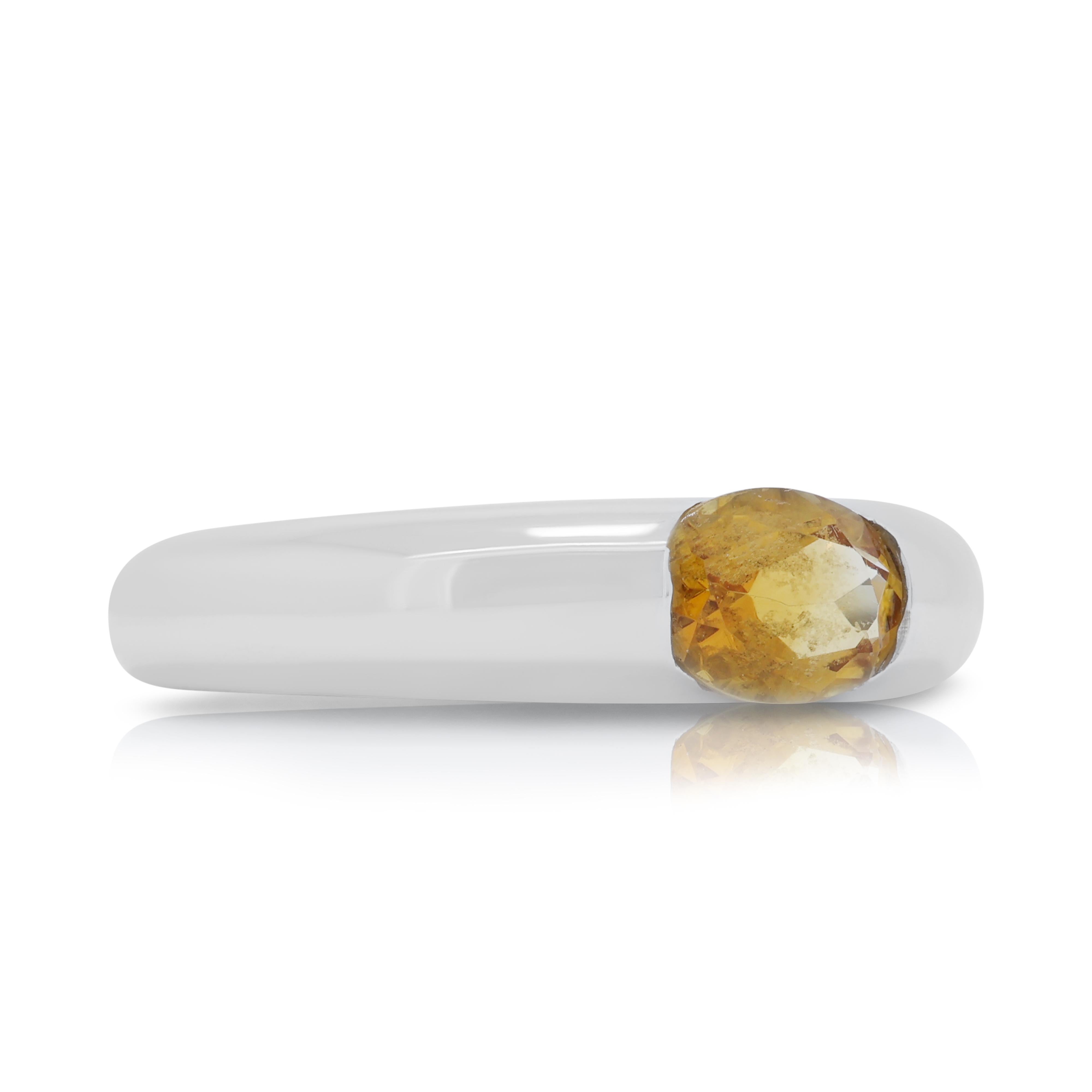 Majestic 1.75ct Citrine Solitaire Ring in 18K White Gold In Excellent Condition In רמת גן, IL
