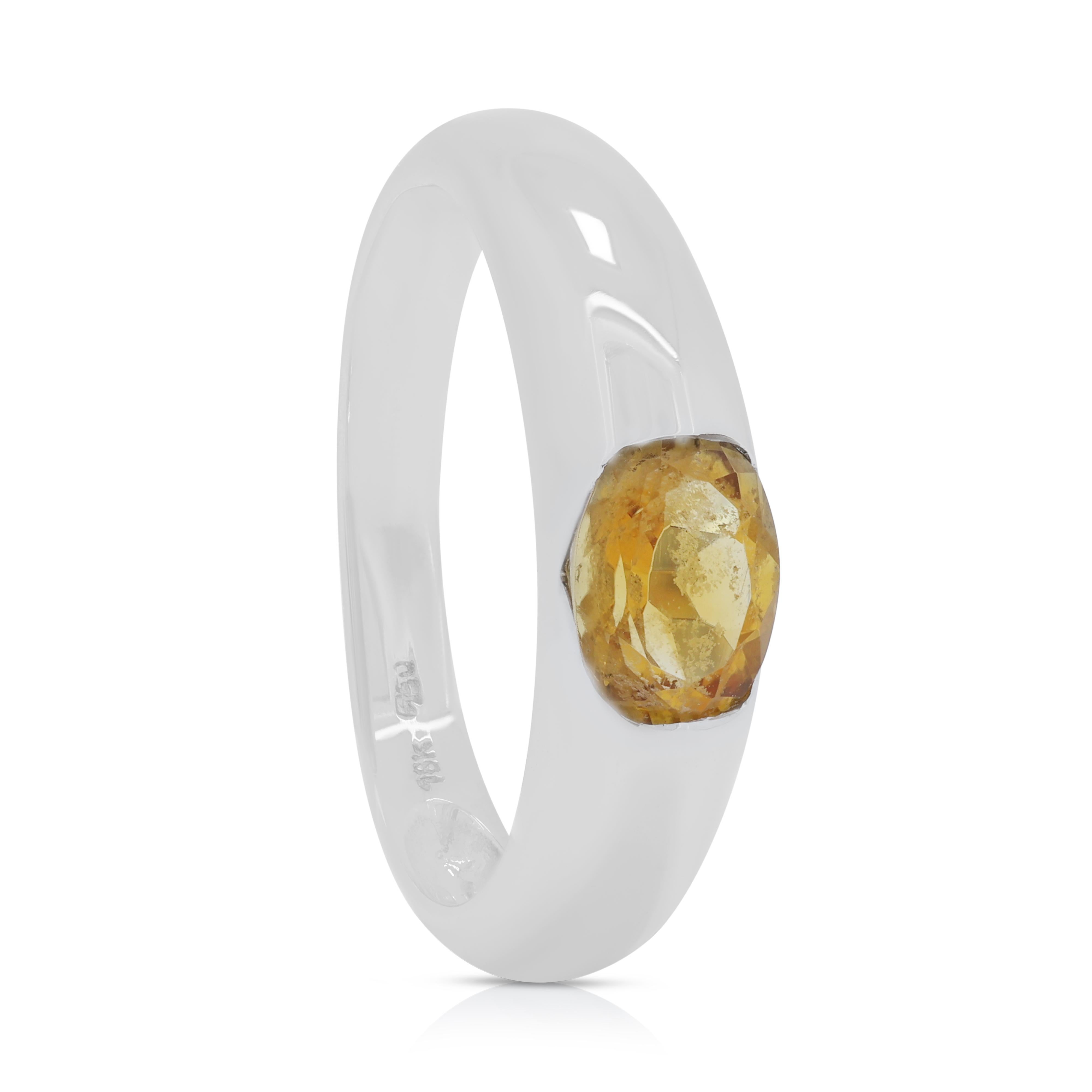 Majestic 1.75ct Citrine Solitaire Ring in 18K White Gold 2