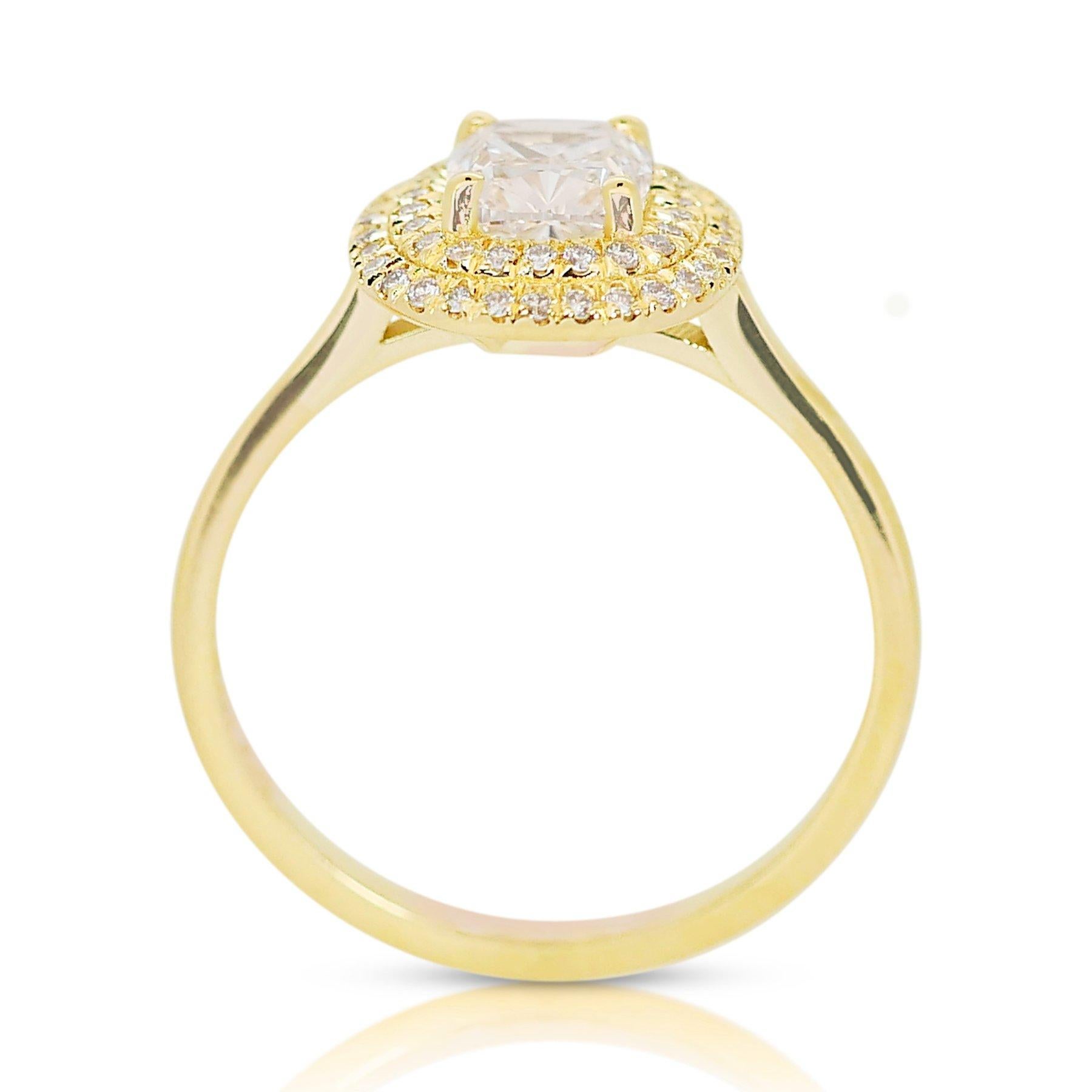 Majestic 1.78ct Diamond Halo Ring in 18k Yellow Gold - GIA Certified For Sale 2