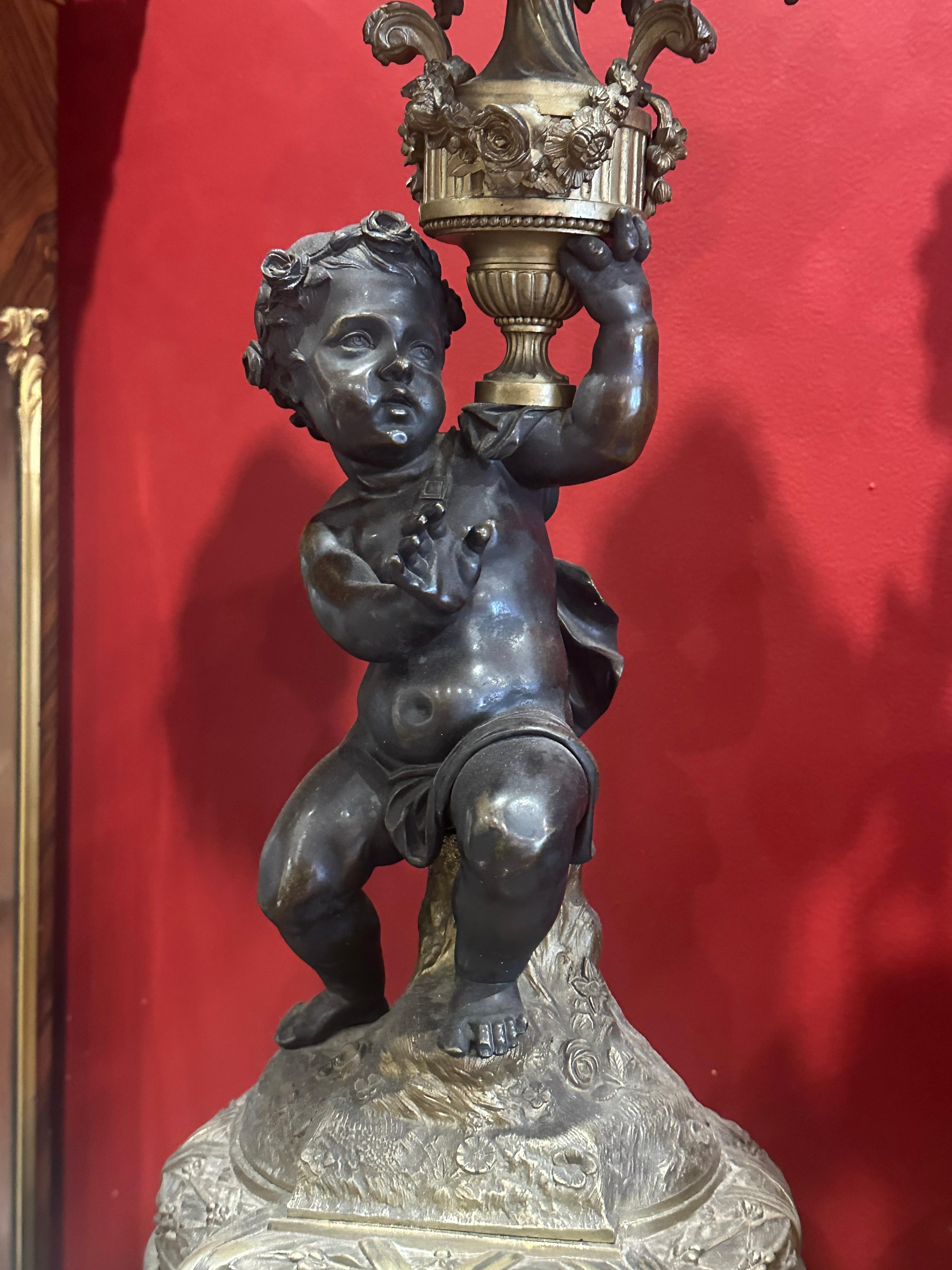 Maestoso candelabro francese in bronzo dorato del XIX secolo e orologio di guarnizione in vendita 6