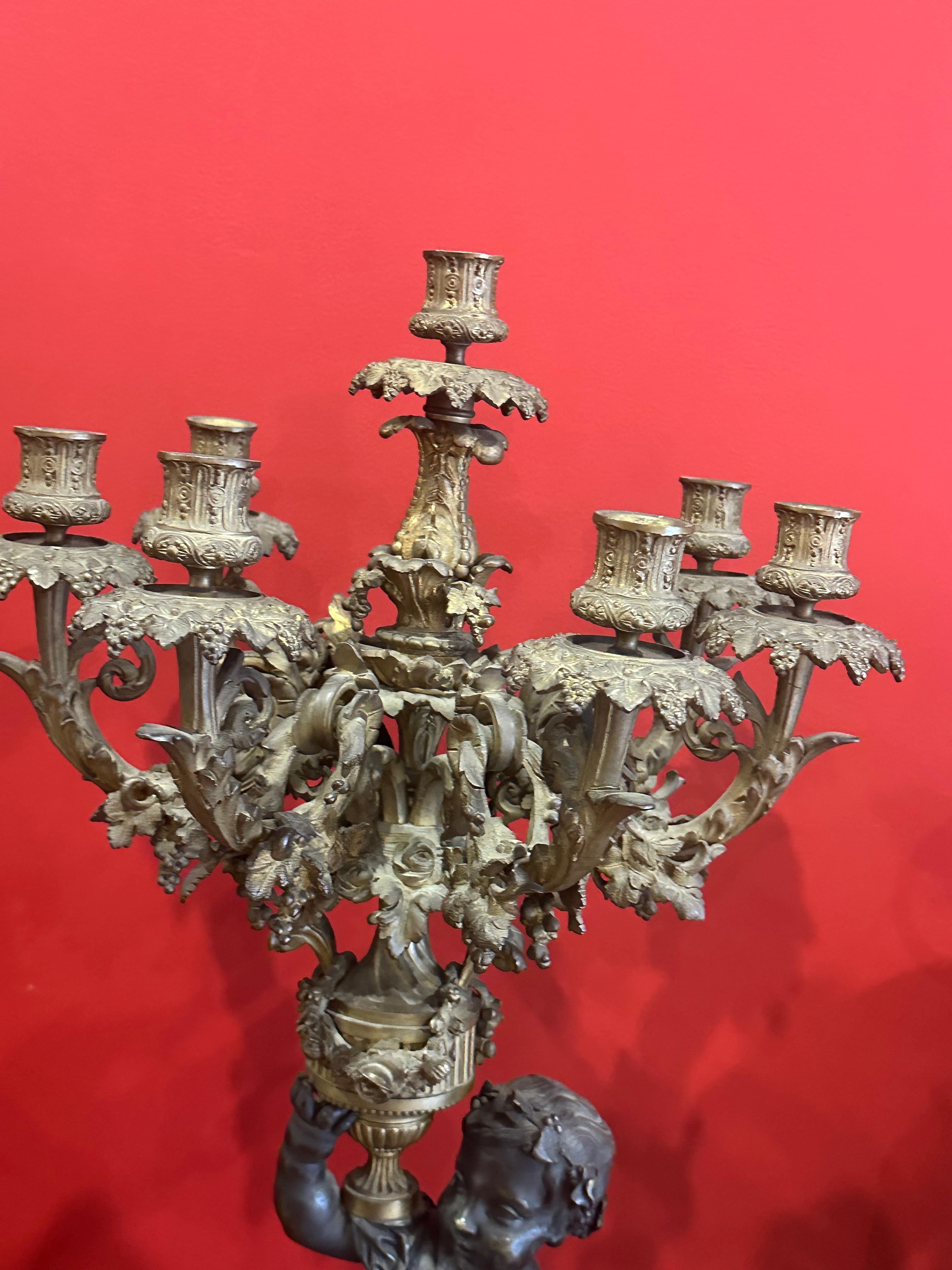 Maestoso candelabro francese in bronzo dorato del XIX secolo e orologio di guarnizione in vendita 13
