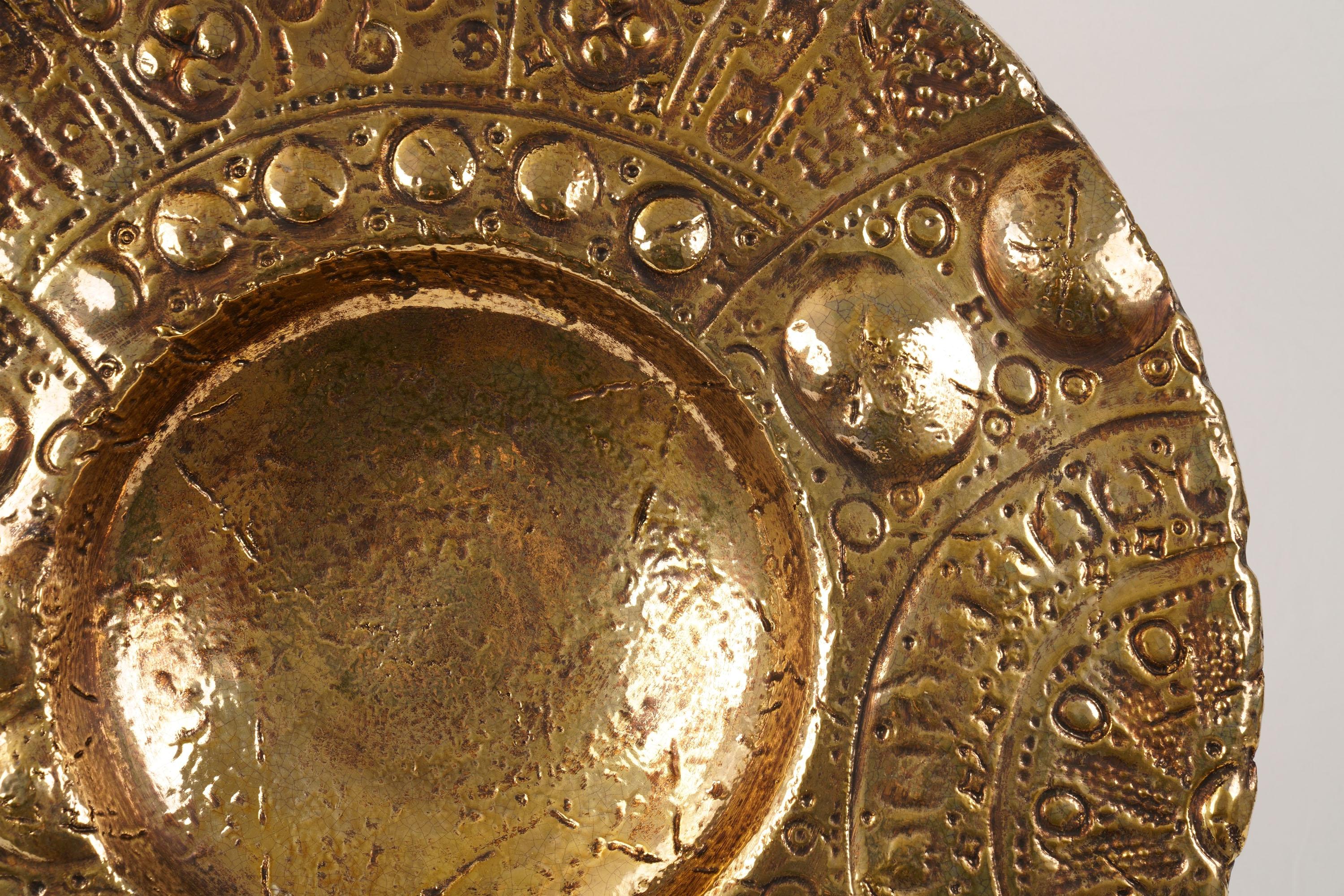 Majestic 24 Kt Gold Luster Ceramic Plate Blow Dish Centerpiece Handmade Italy  In New Condition For Sale In Recanati, IT