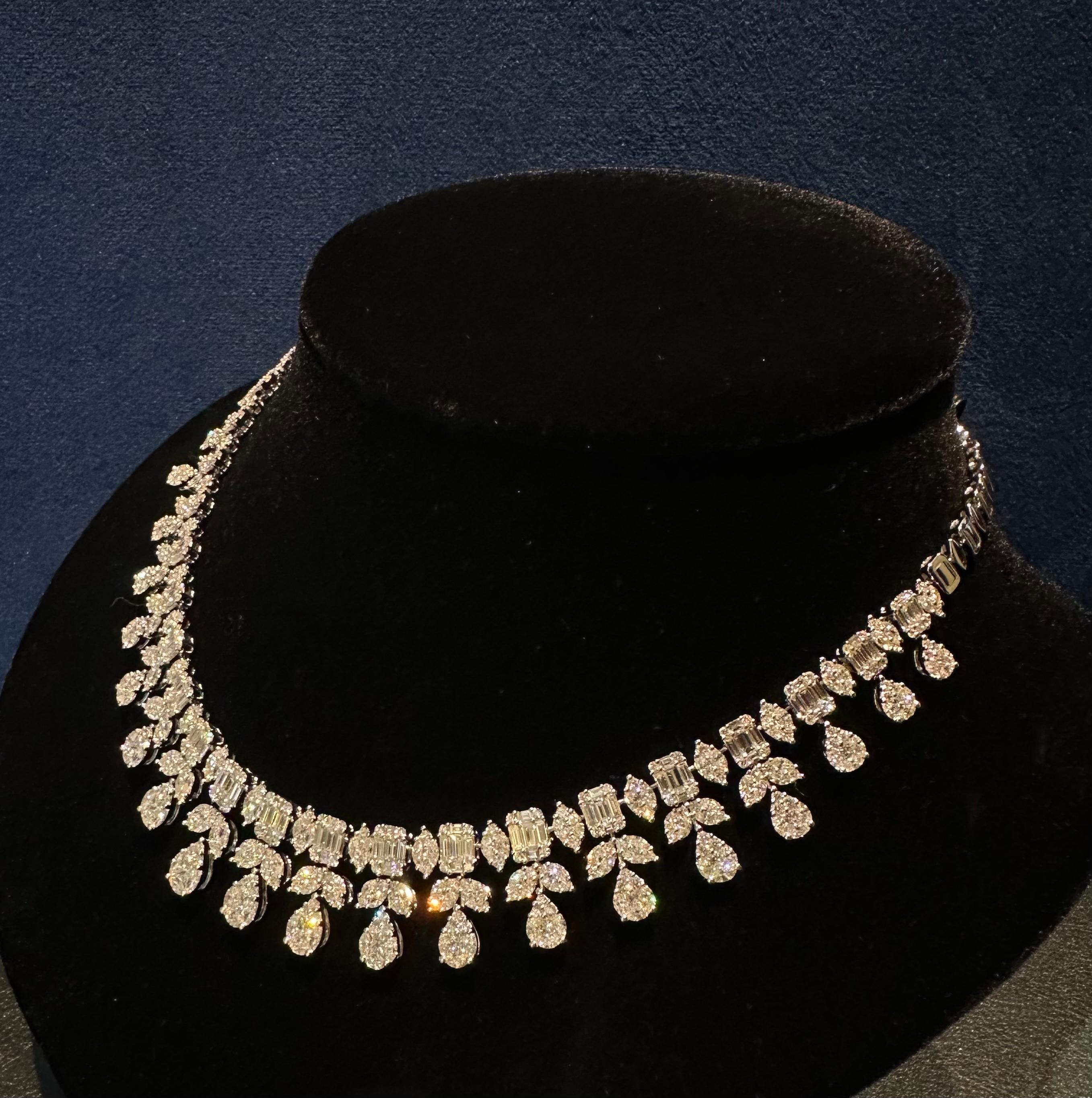 Majestic 45 Carat Diamond Cascading Princess Necklace in 18 Karat White Gold In Excellent Condition For Sale In Tustin, CA