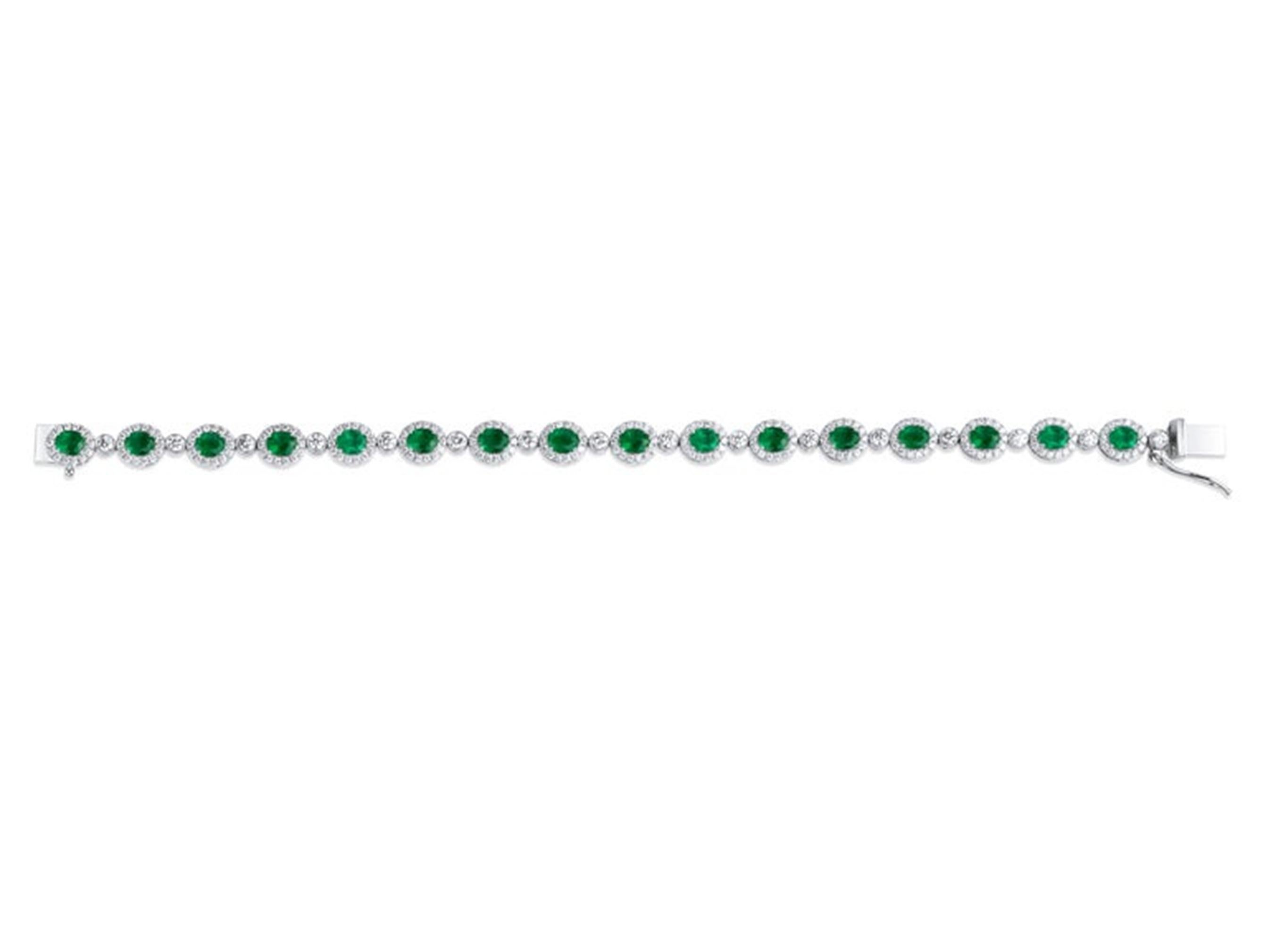 Außergewöhnliches 5 Ctw Ovalschliff natürliches Smaragdarmband mit Diamanten 18k Weißgold im Angebot 4