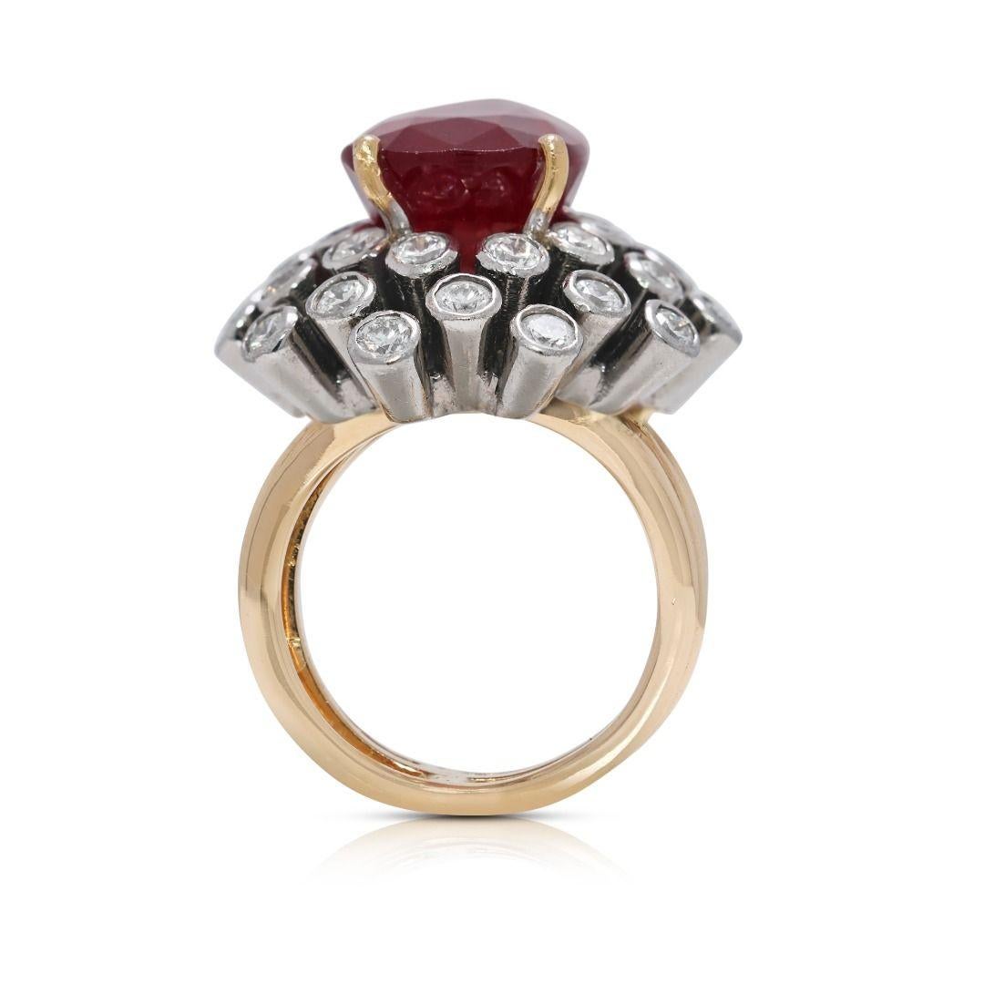 Anello Majestic con rubino e diamanti naturali da 9,61 carati in oro 18 carati bicolore in vendita 2