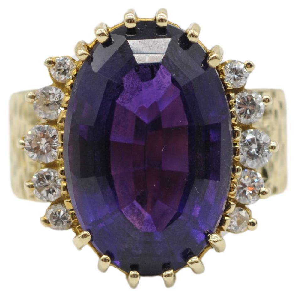 Majestic  amethyst ring with diamond in 14k Gold For Sale