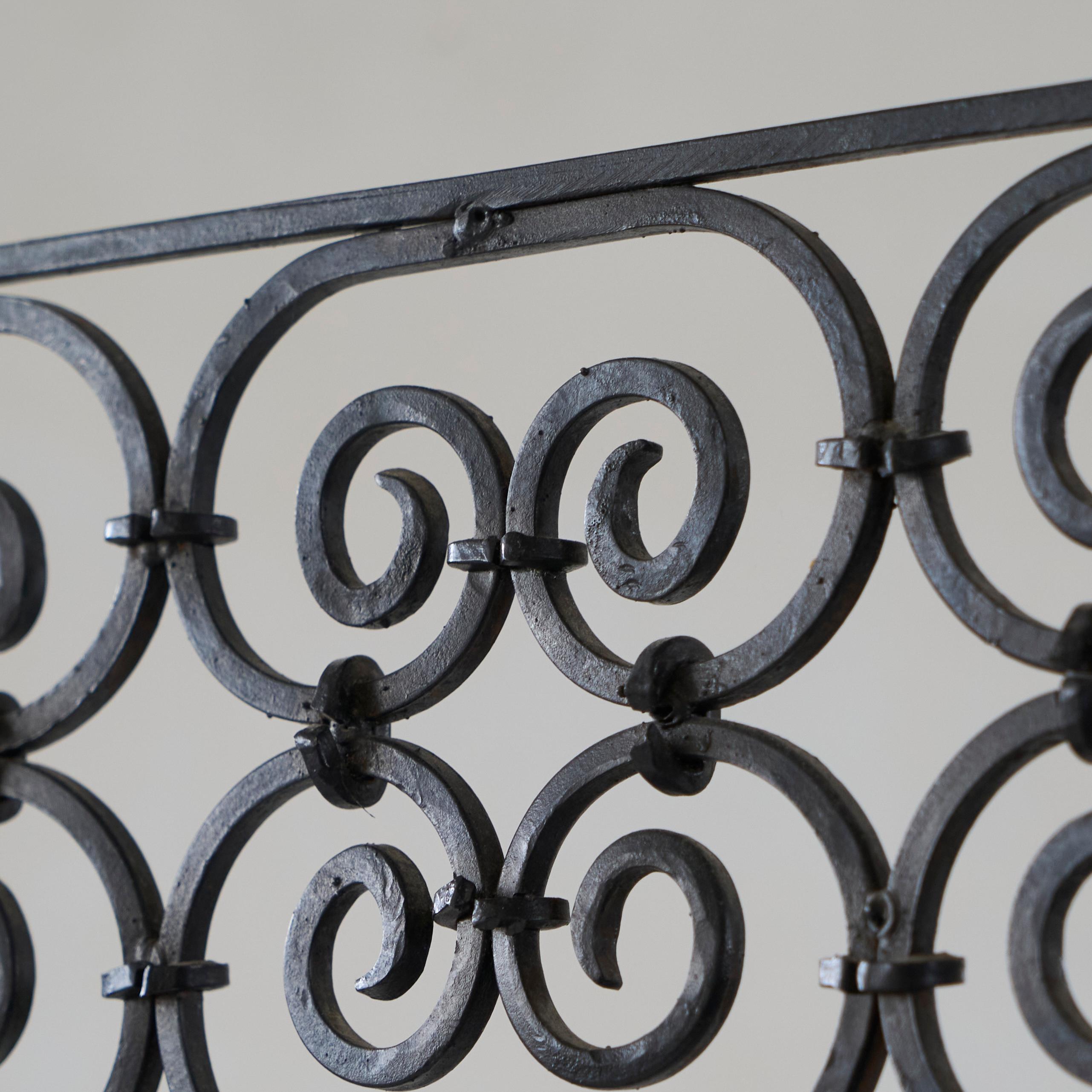 Fer forgé Majestic Antique Fire Screen in Wrought Iron Late 19th Century en vente