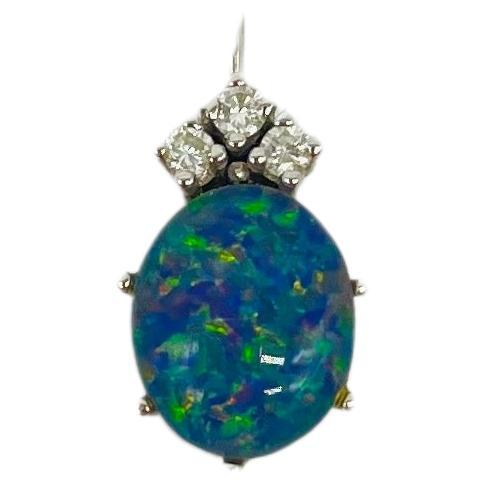 Majestätischer Art-Déco-Kette-Anhänger mit Diamanten und blauem Opal aus 14 Karat Gold (Baguetteschliff) im Angebot