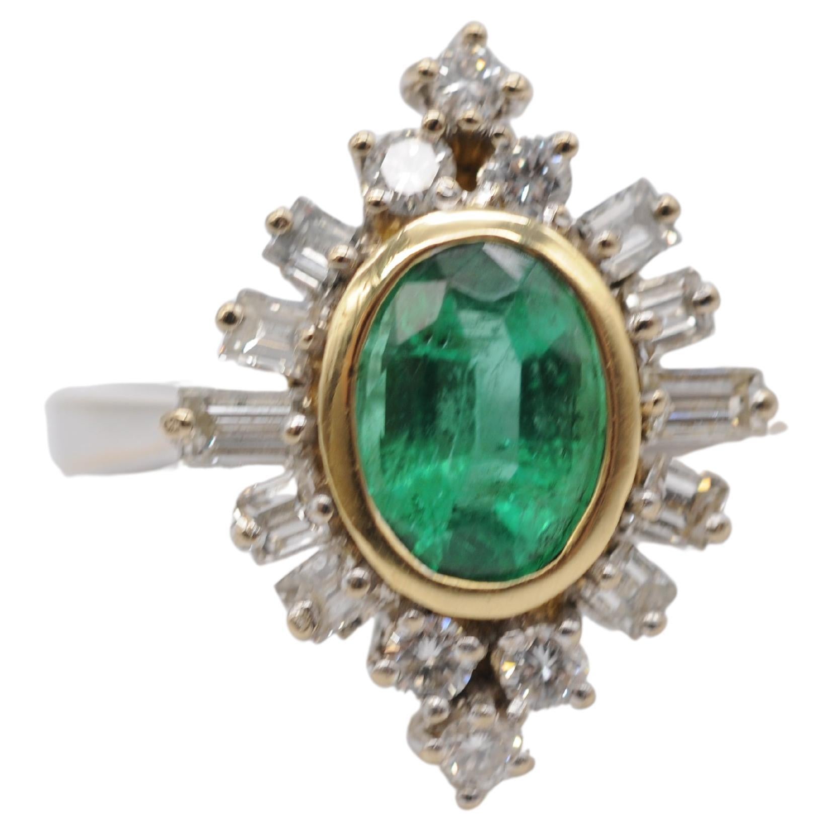 Women's or Men's majestic art deco Colombian emerald 1.25ct ring in 18k gold  For Sale