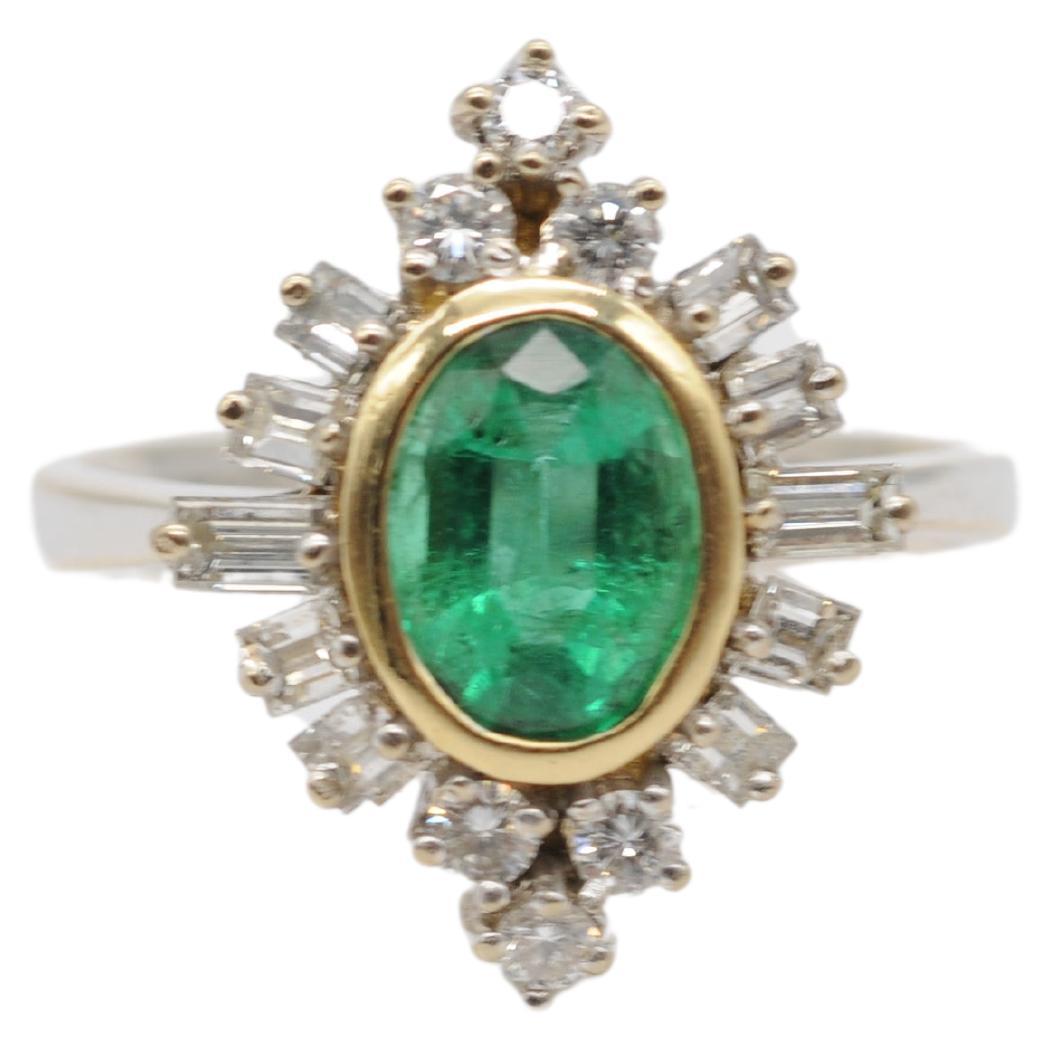 majestic art deco Colombian emerald 1.25ct ring in 18k gold  For Sale 2