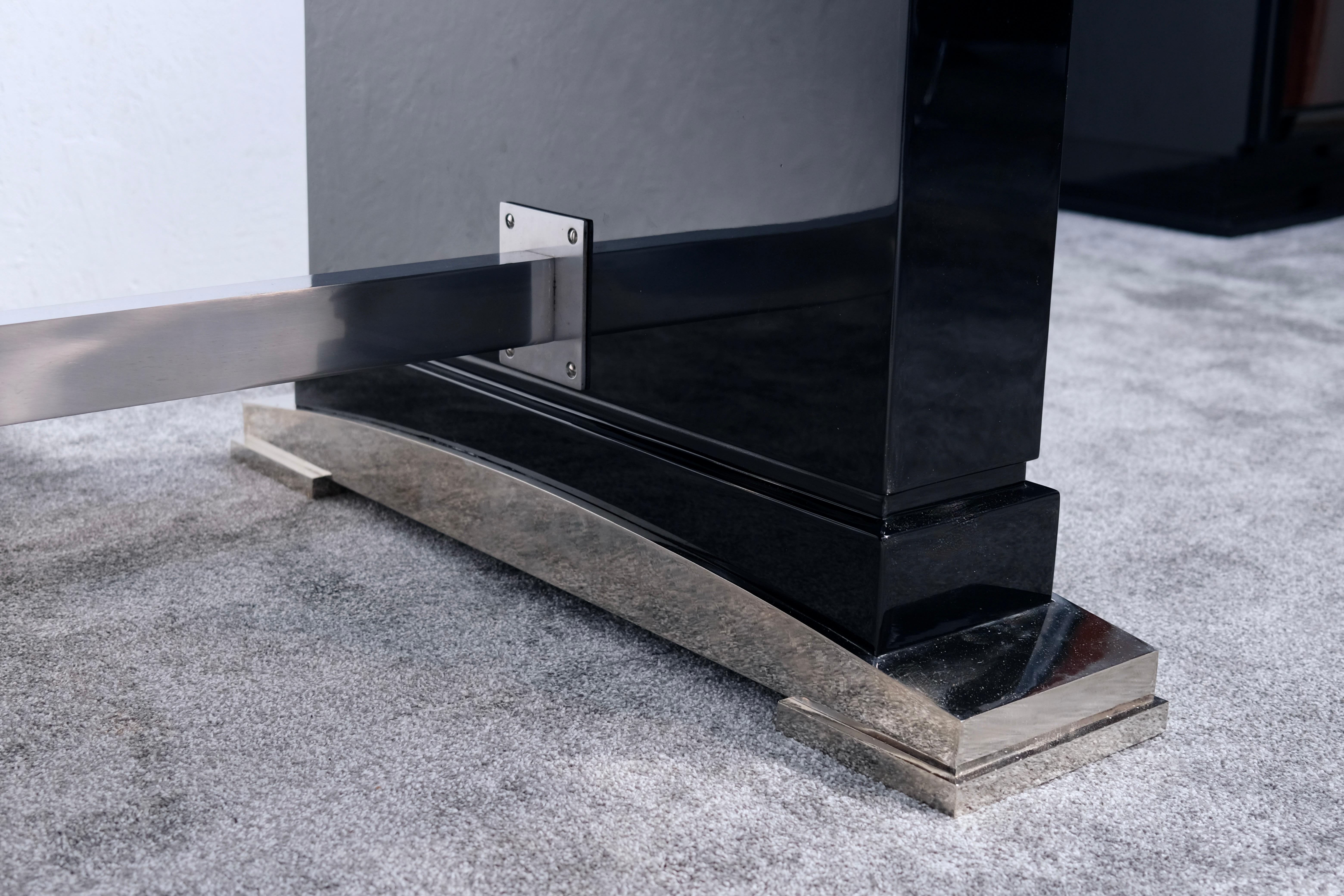 Hêtre Majestic Table de salle à manger Art Déco en noir brillant et chrome, extensible, années 1930 en vente