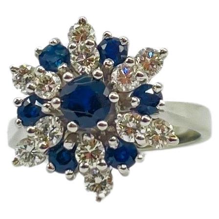 Majestätischer Art-Déco-Ring aus 18 Karat Gold mit Diamanten und Saphiren im Angebot 4
