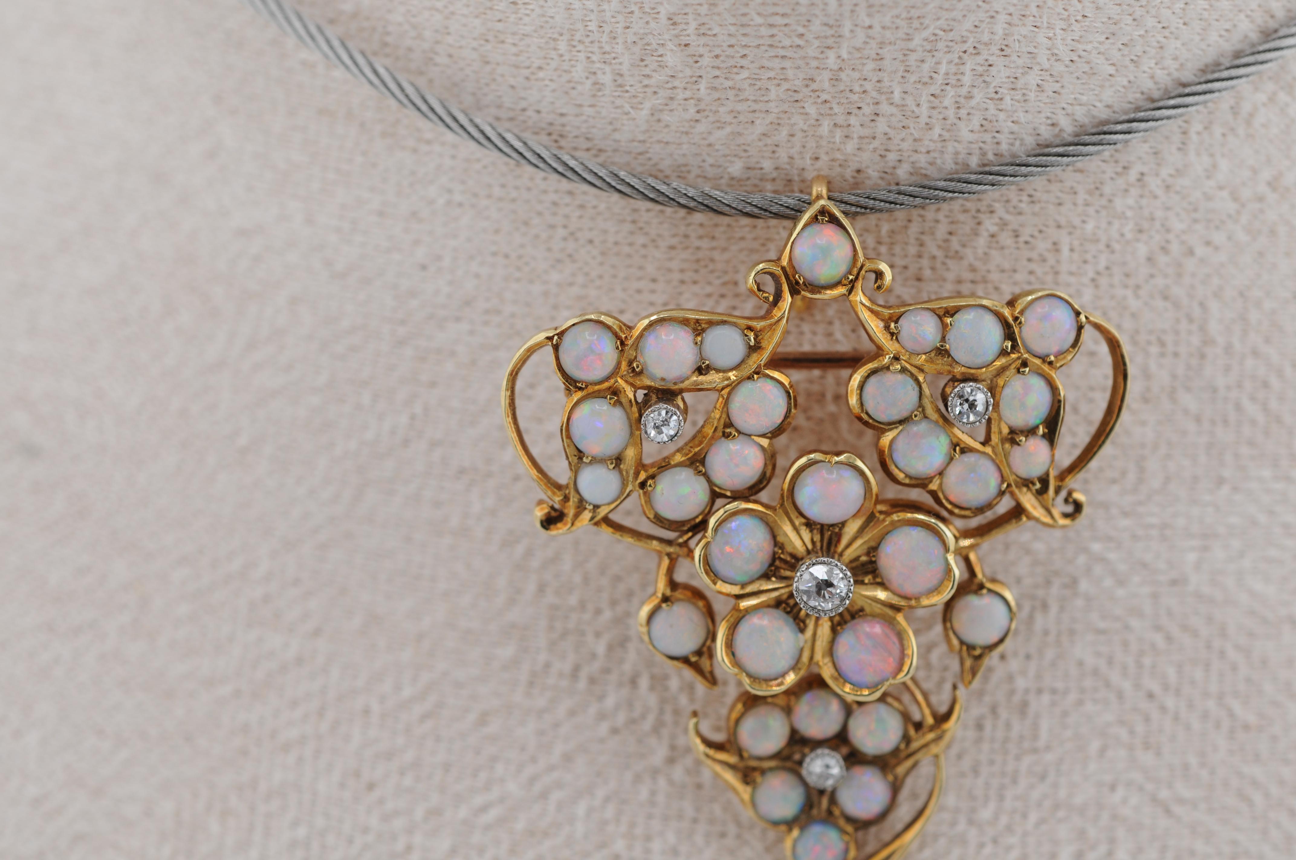 Majestic Art Nouveau Brosche Anhänger in 14K Gold mit Opal Diamanten 1900 (Ästhetizismus) im Angebot