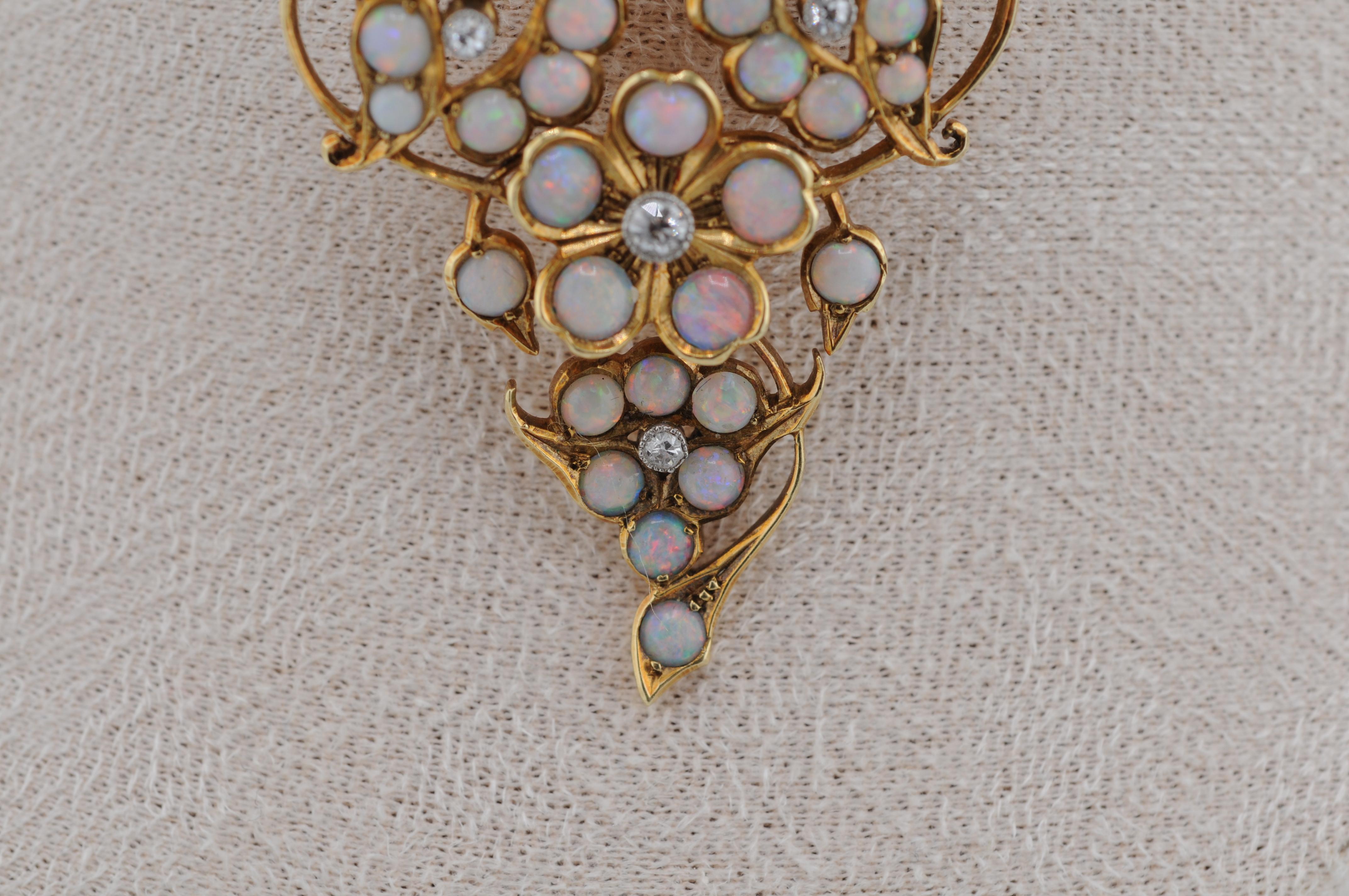 Majestic Art Nouveau Brosche Anhänger in 14K Gold mit Opal Diamanten 1900 im Zustand „Gut“ im Angebot in Berlin, BE