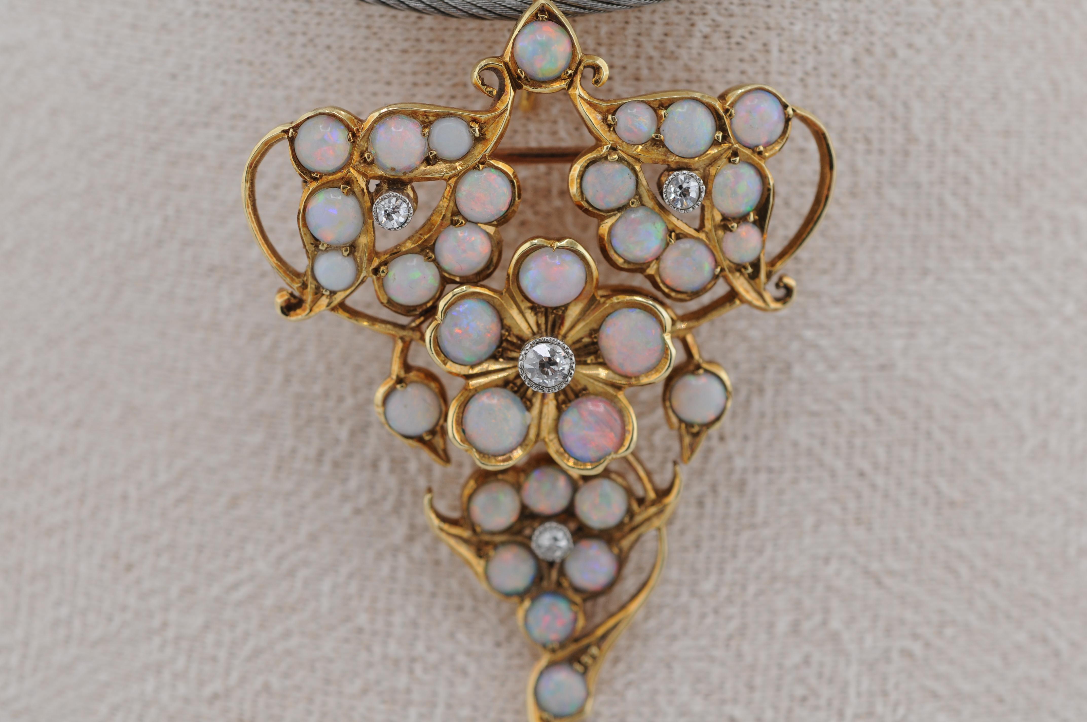Majestic Art Nouveau Brosche Anhänger in 14K Gold mit Opal Diamanten 1900 für Damen oder Herren im Angebot