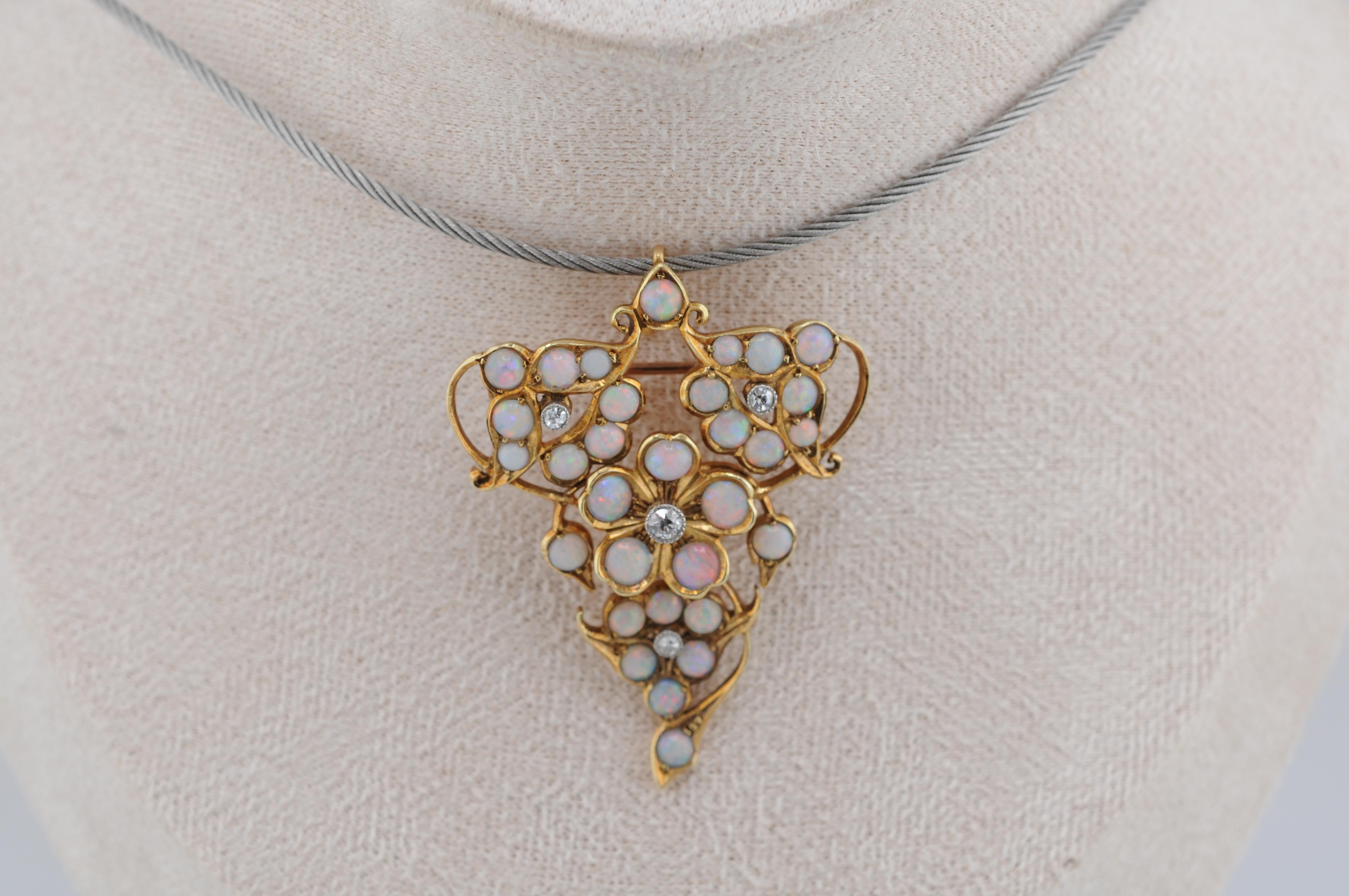 Majestic Art Nouveau Brosche Anhänger in 14K Gold mit Opal Diamanten 1900 im Angebot 3