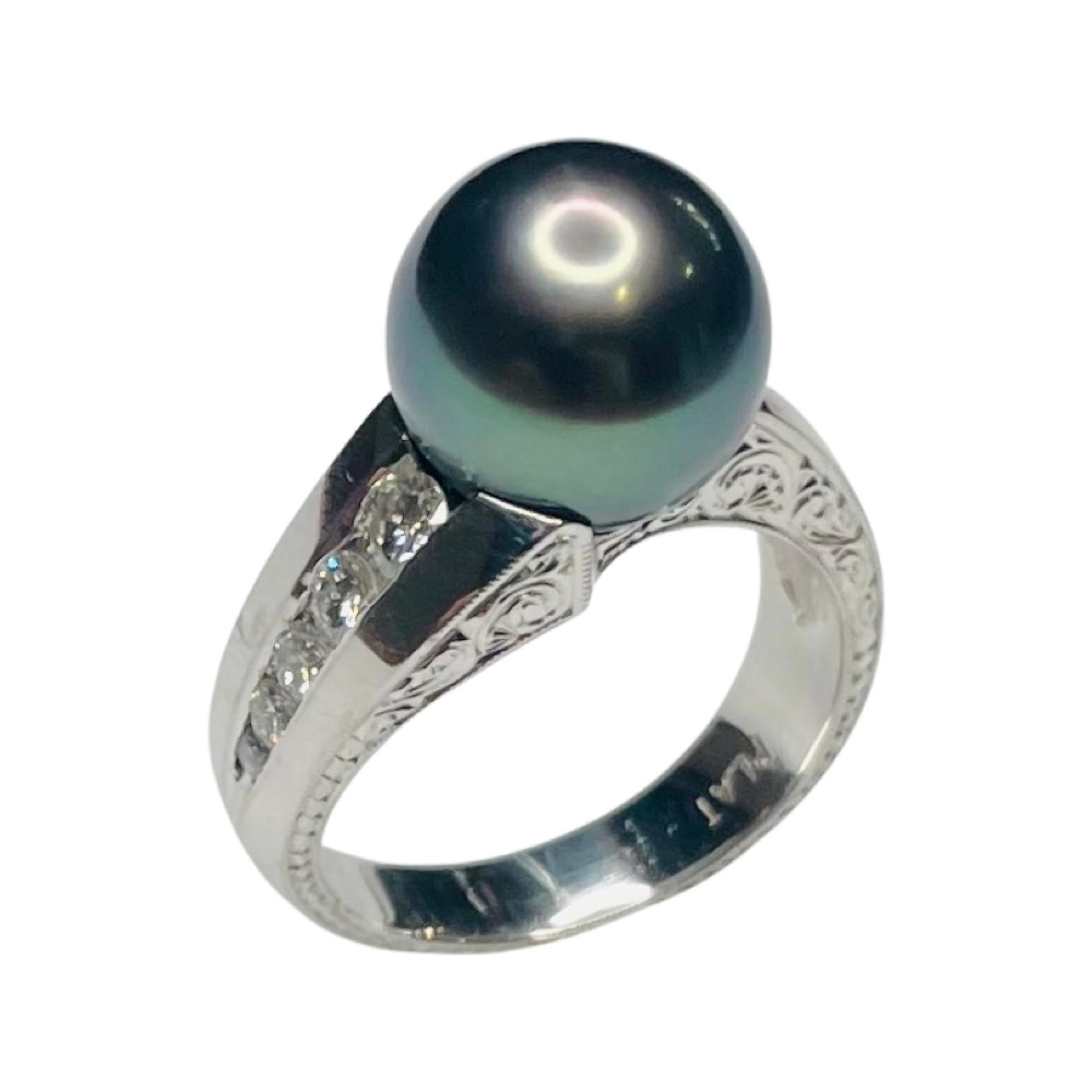 Majestic Art Platinum Cultured Black Tahitian Pearl and Diamond Ring In New Condition For Sale In Kirkwood, MO