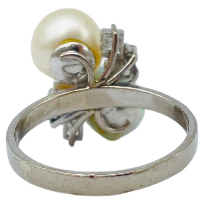Majestic Baguette Diamond Perls Ring For Sale 4