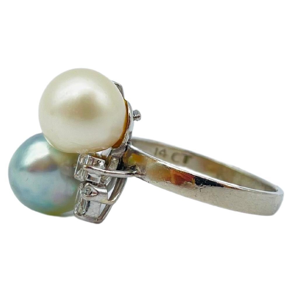 Majestic Baguette Diamond Perls Ring For Sale 1