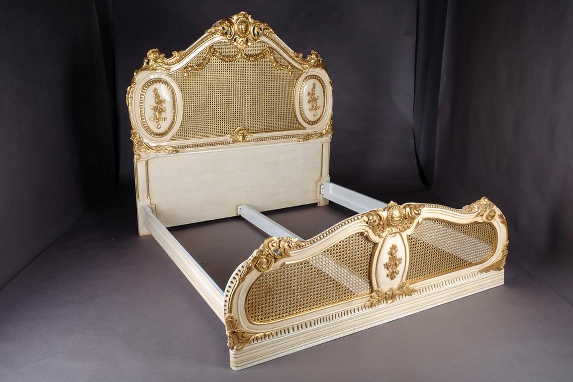 Majestic Baroque Bed in the Style of Louis XVI For Sale 5