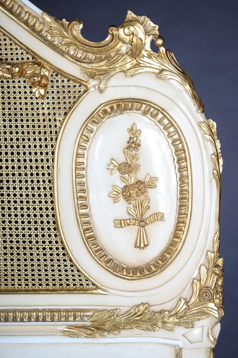 Majestuosa Cama Barroca al Estilo de Luis XVI en venta 1