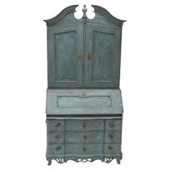 Majestueux bureau / secrétaire rococo peint en bleu