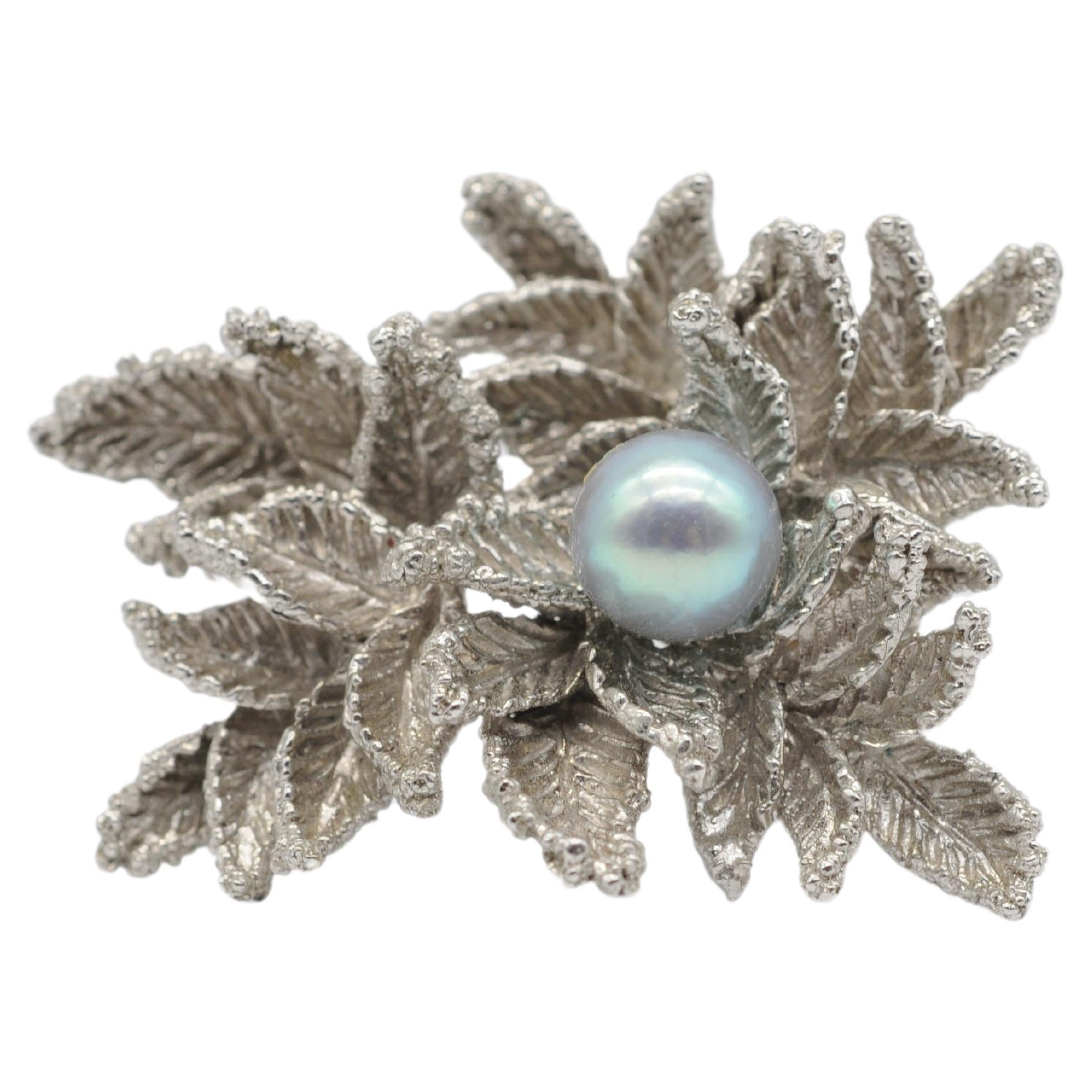 majestic brooch with a Tahitian pearl and leaves look in white gold For Sale