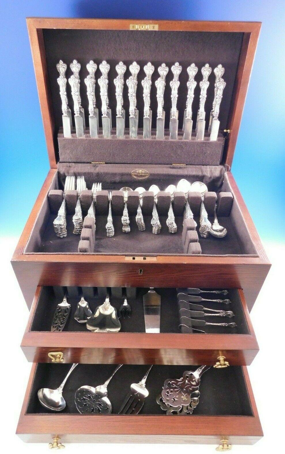 This set includes:

12 dinner knives, 9 7/8