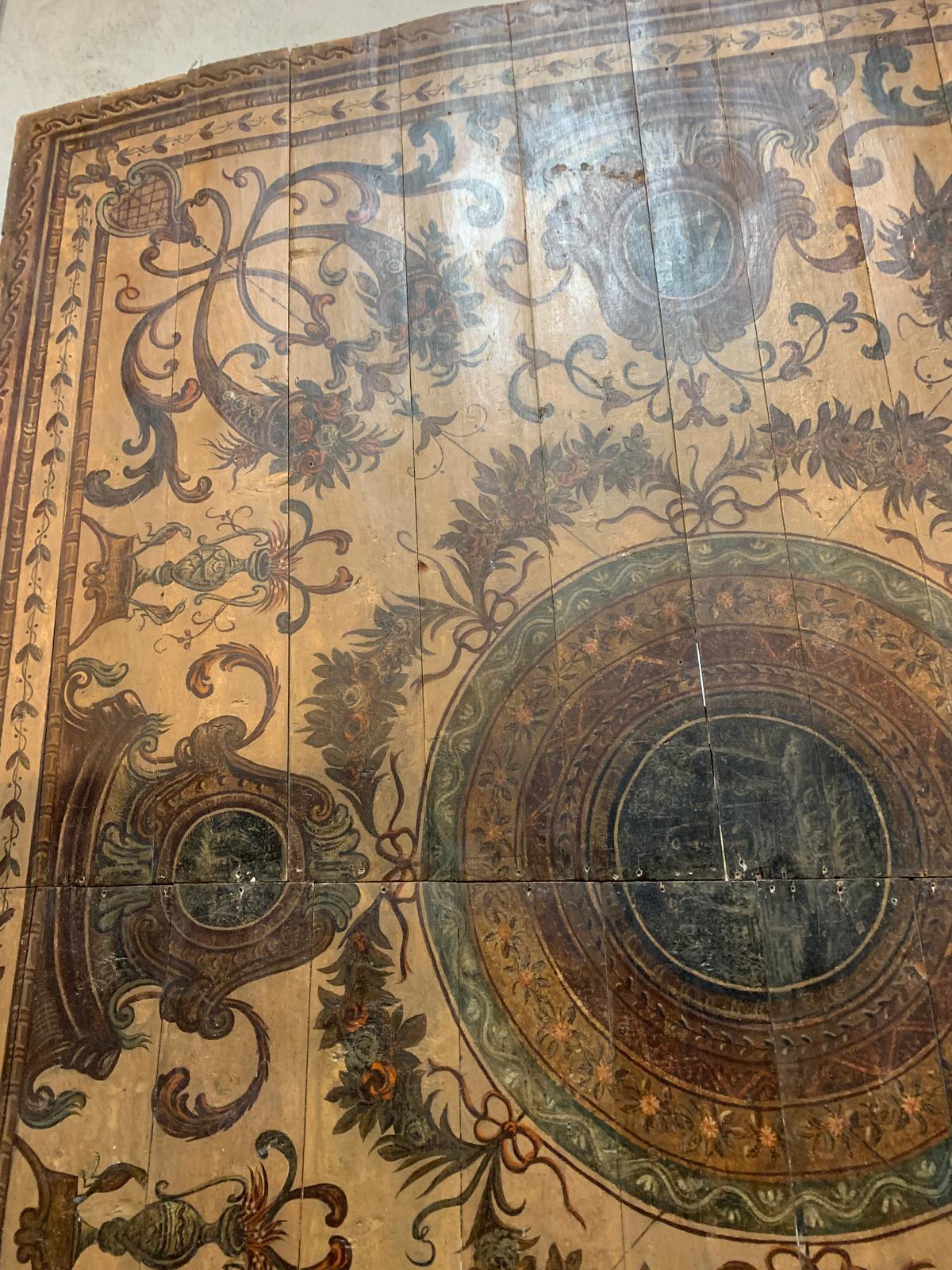 Majestic ceiling with lacquered and painted wooden planks, Italy In Good Condition For Sale In Cuneo, Italy (CN)