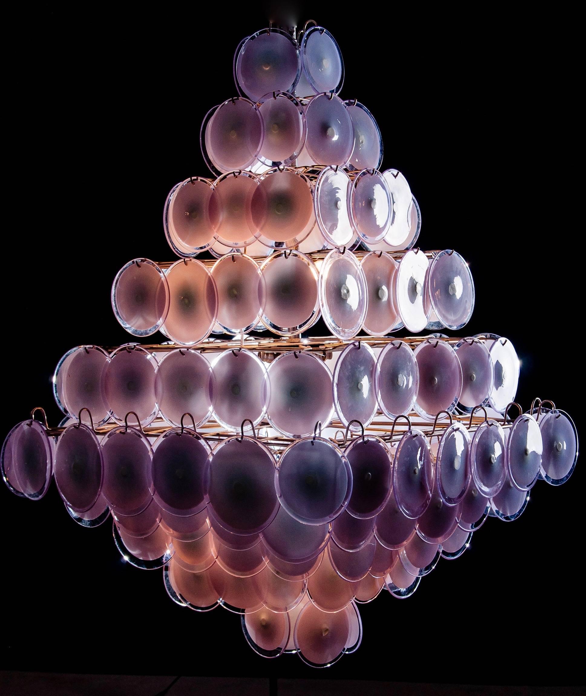 Majestic Chandelier Amethyst or Pink Murano Glass Discs by Gino Vistosi, 1970s In Excellent Condition For Sale In Rome, IT