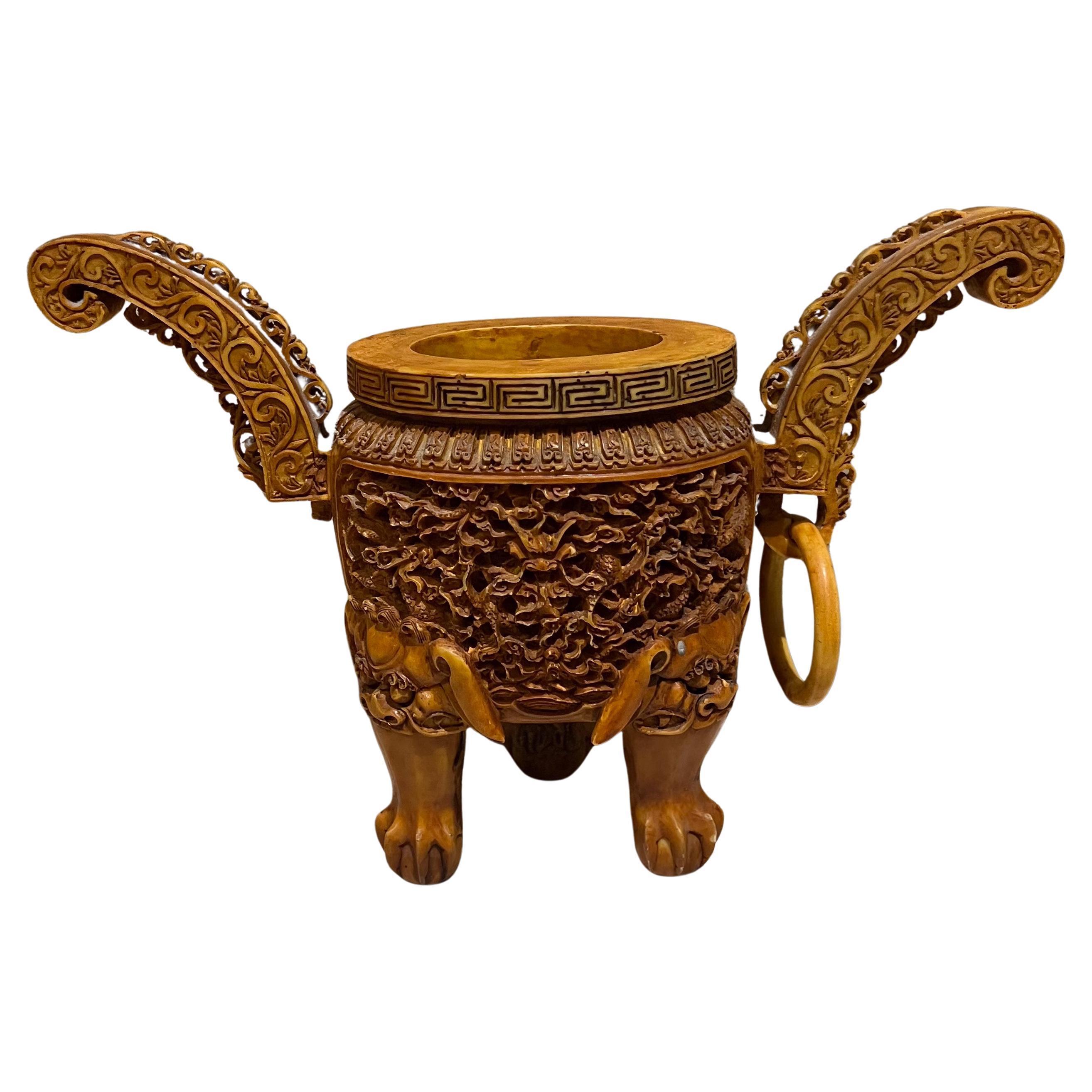 Majestic Vaso cinese Ding intagliato a mano Treppiede decorativo rituale