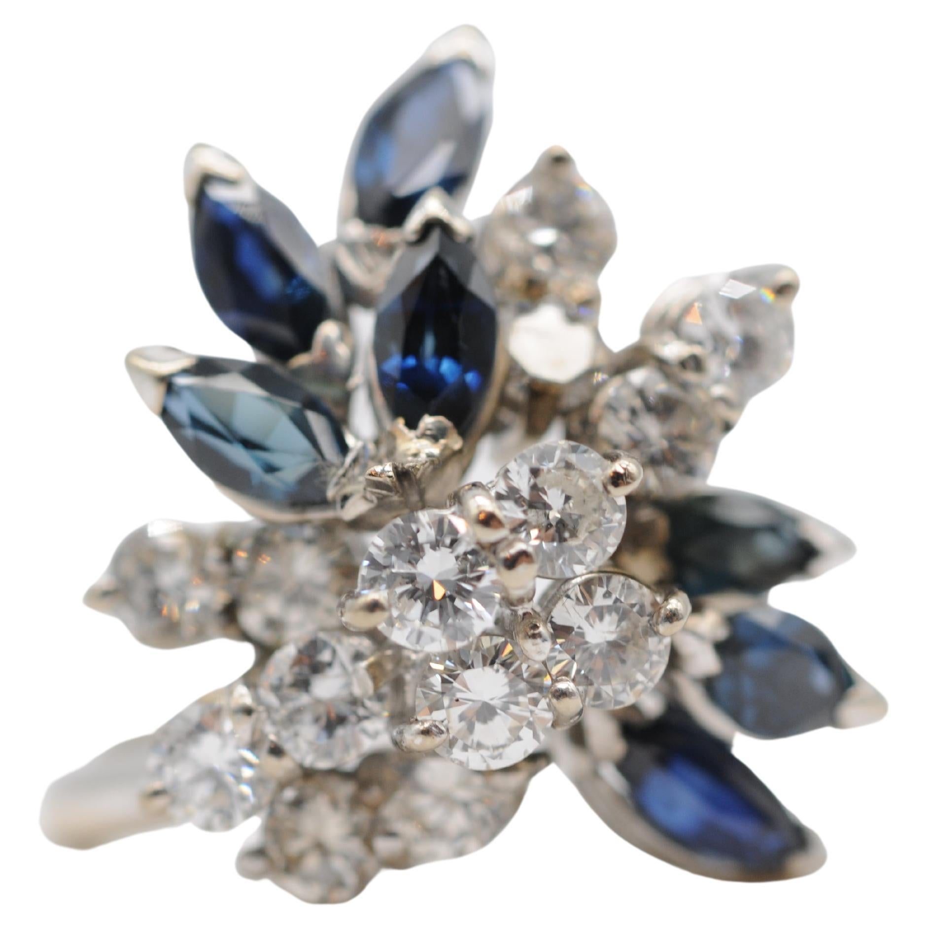 Majestic cluster ring with diamonds and sapphire in 18k white gold For Sale 1