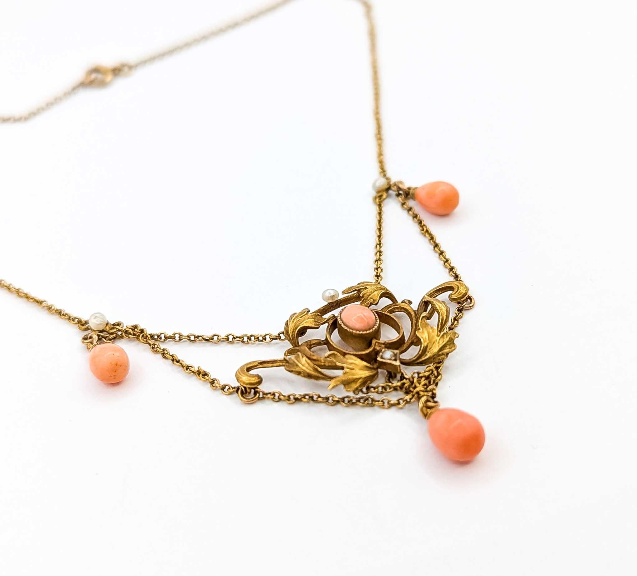 Majestic Coral and Seed Pearl 10k Gold Necklace In Excellent Condition For Sale In Bloomington, MN