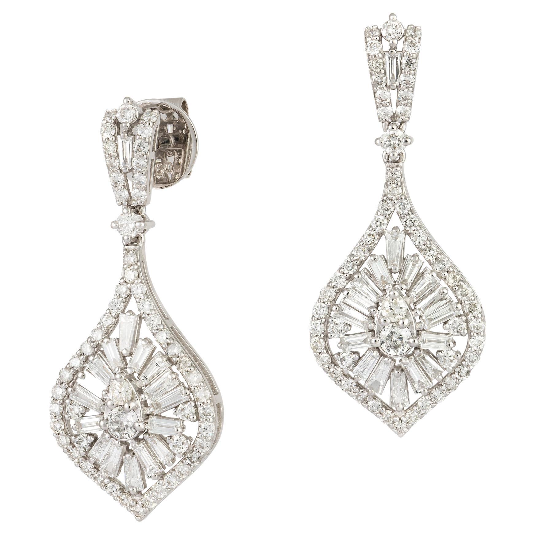 Majestic Dangle White Gold 18K Earrings Diamond for Her For Sale