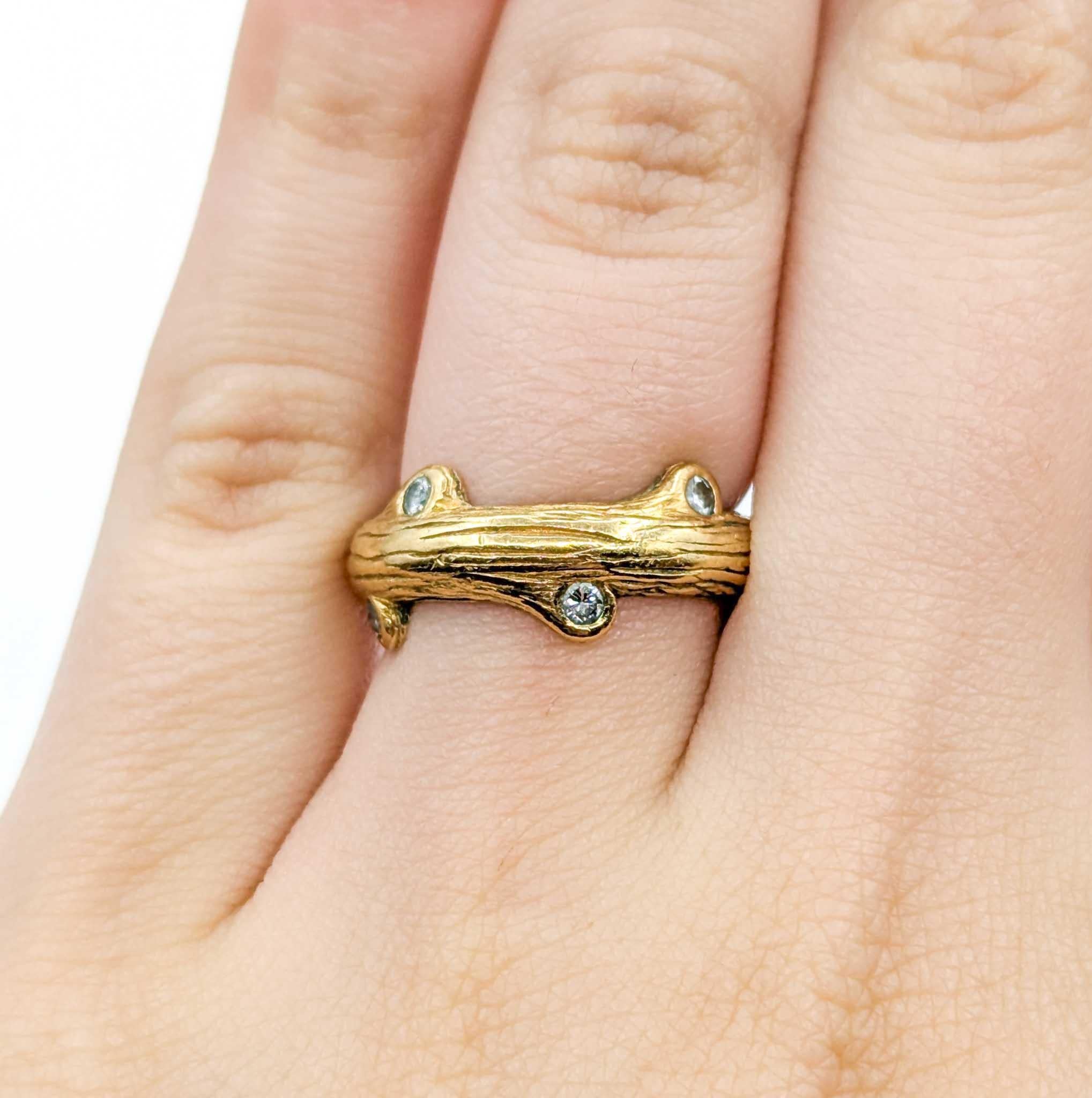 Majestic Diamond Fashion Ring in 18k Wood Grain Gold (Rundschliff) im Angebot