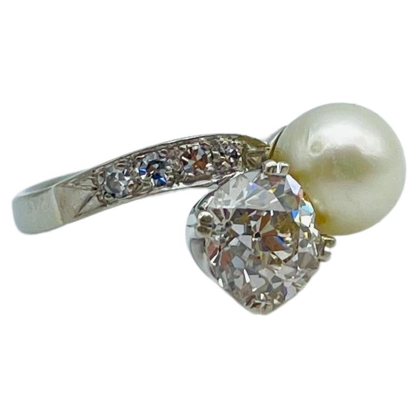 Majestic vintage Diamond ring with pearl in 18k whitegold  For Sale 1